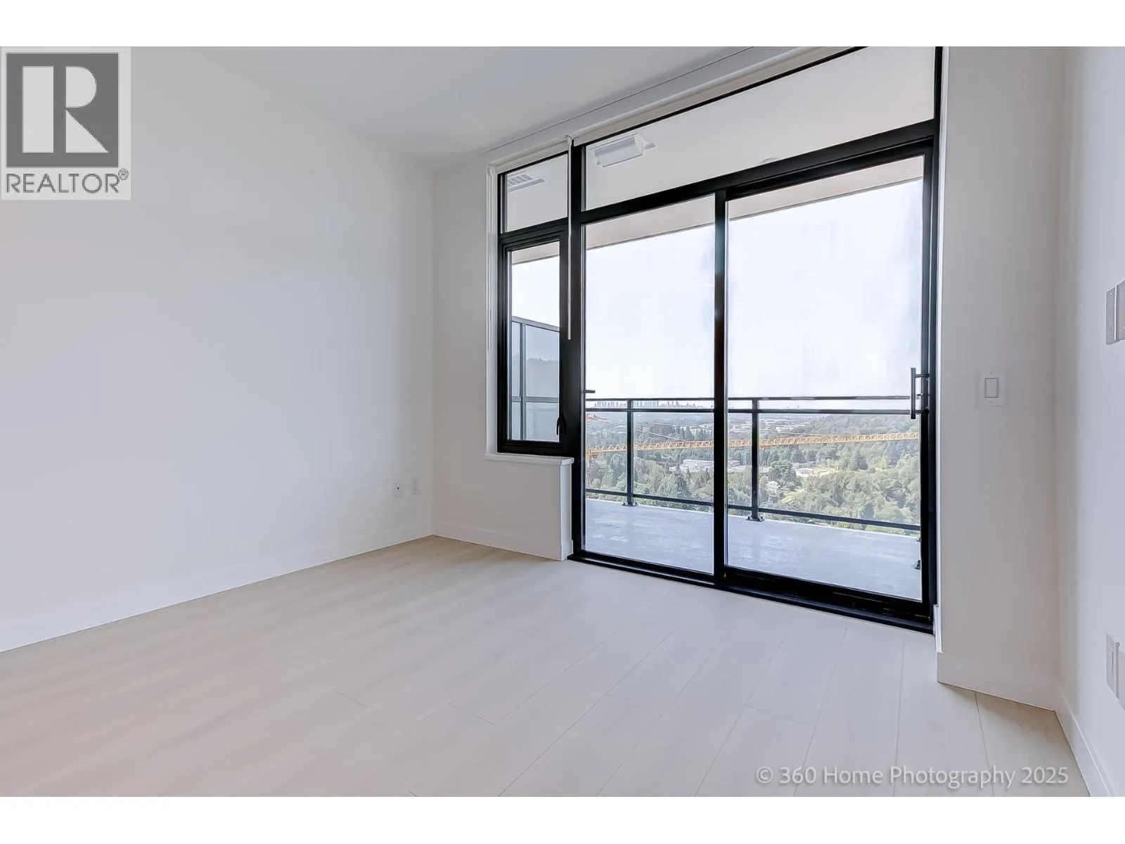 2304 626 CLAREMONT STREET