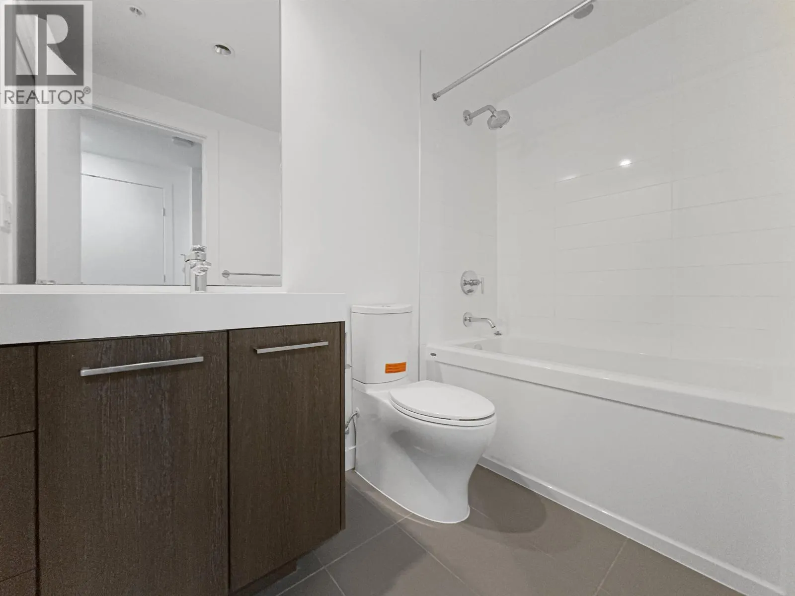 2XX 9080 UNIVERSITY CRESCENT