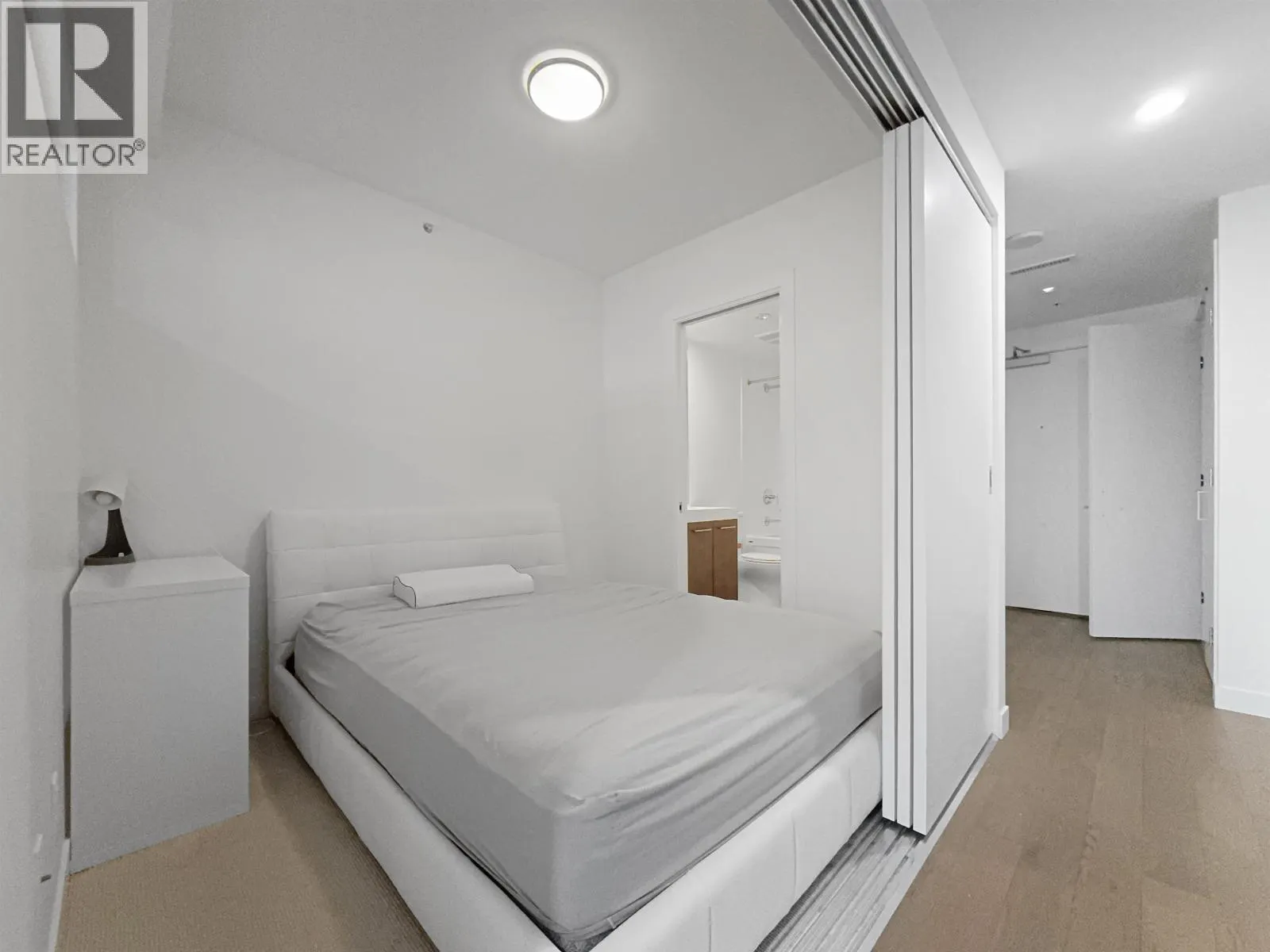 2XX 9080 UNIVERSITY CRESCENT