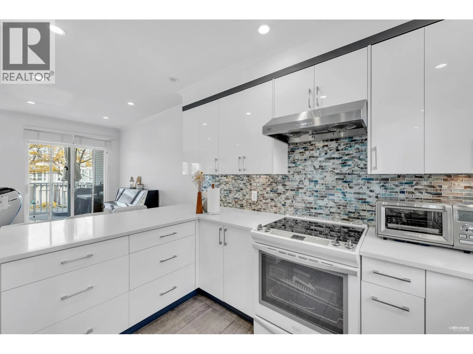 11 12331 MCNEELY DRIVE