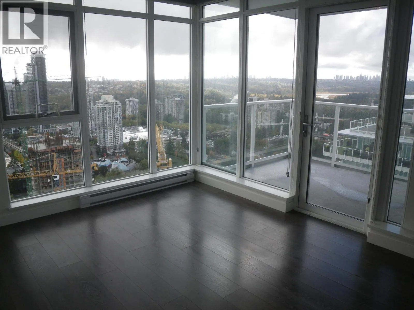 2907 657 WHITING WAY