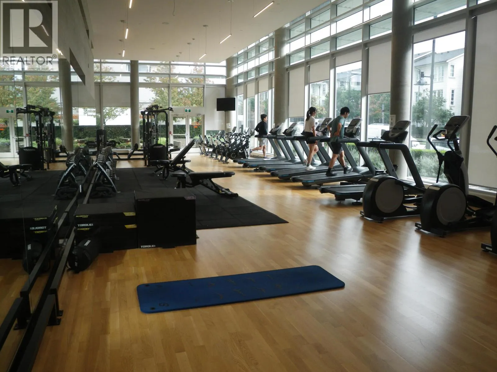 2907 657 WHITING WAY