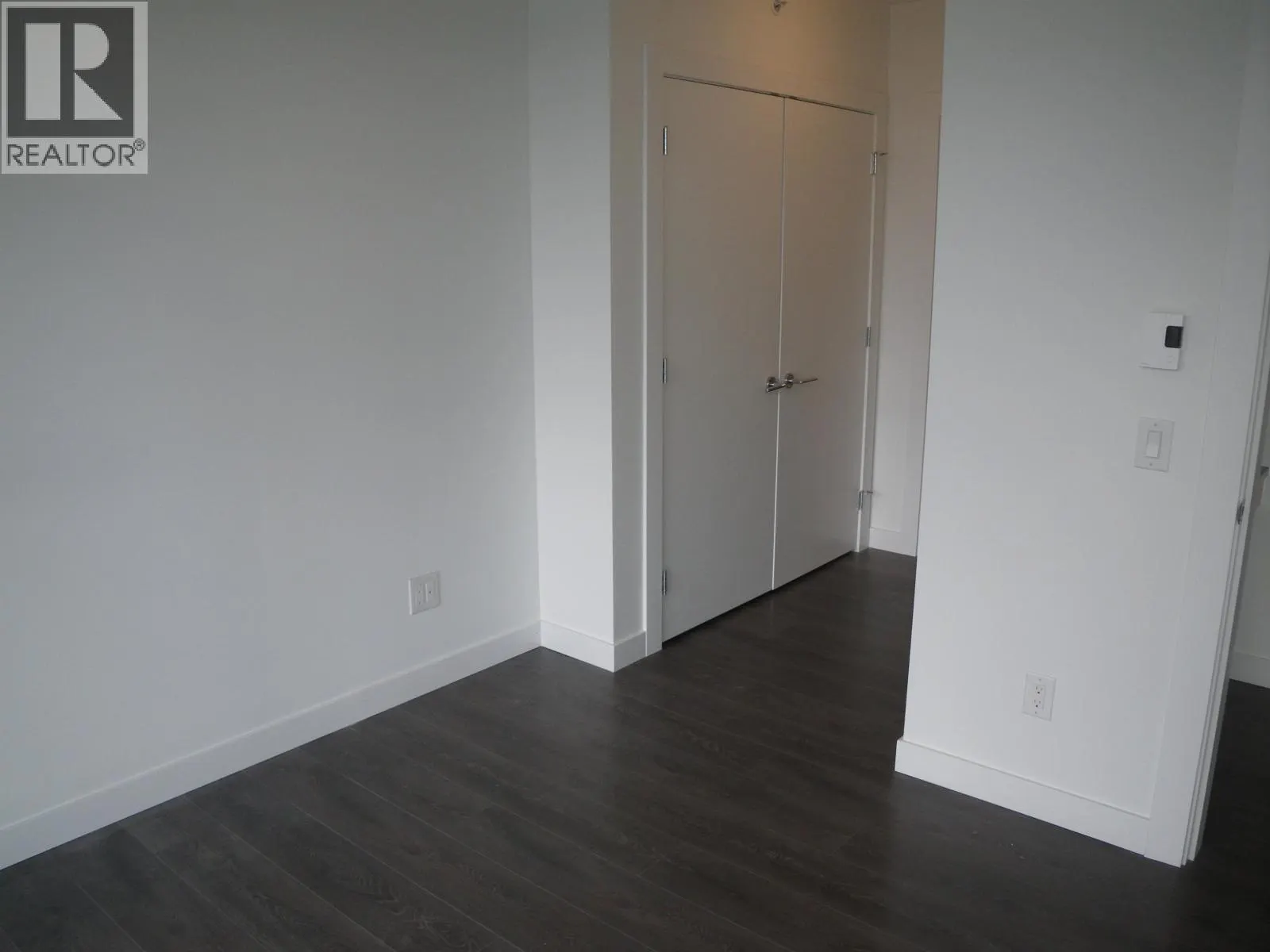 2907 657 WHITING WAY