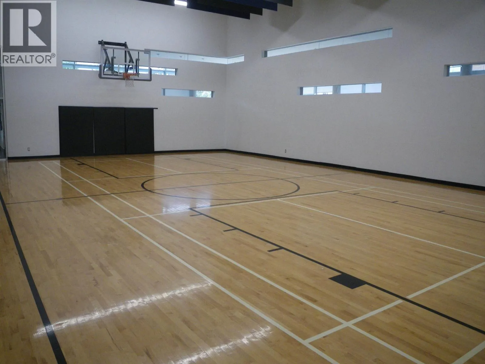 2907 657 WHITING WAY