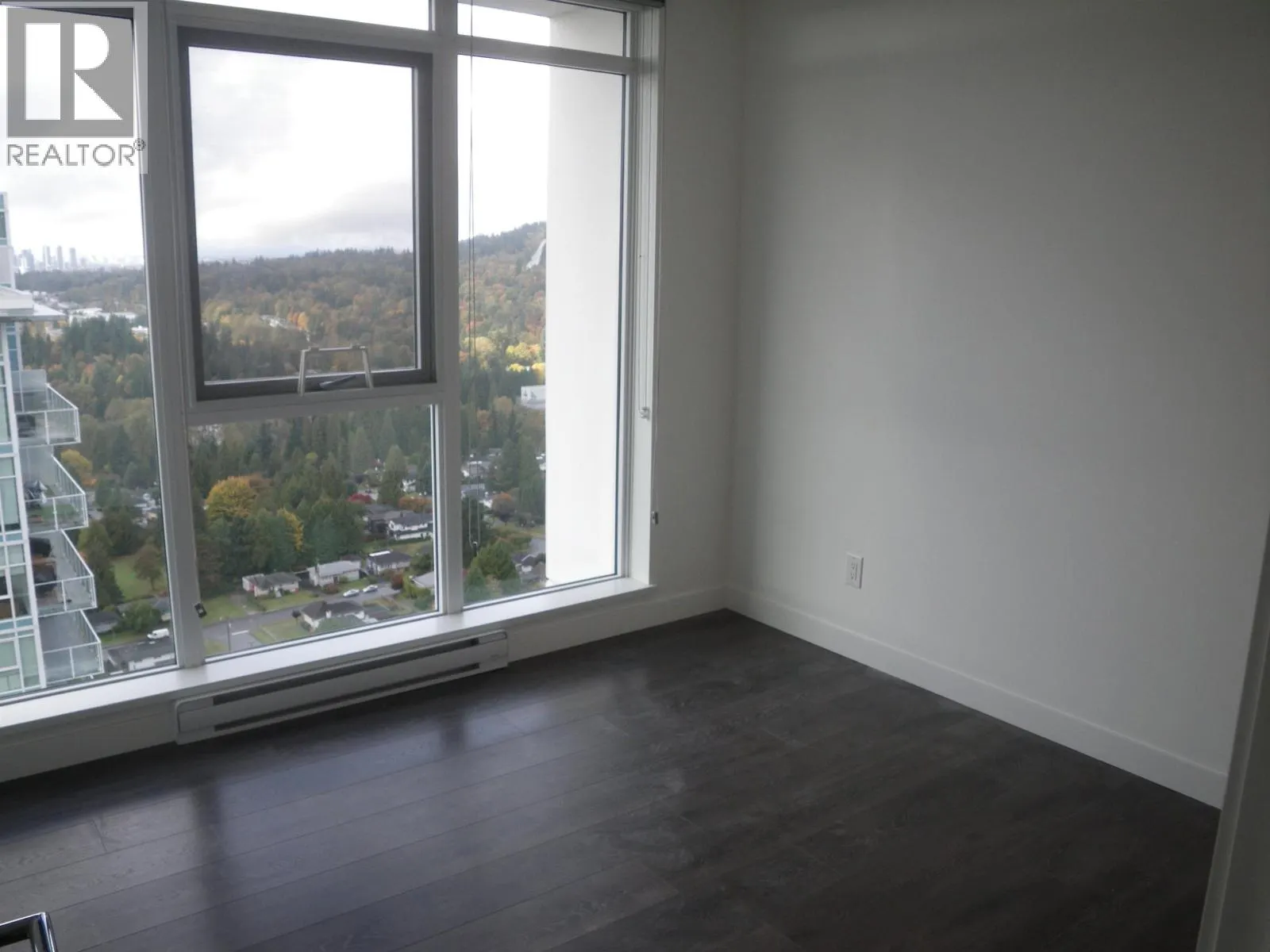 2907 657 WHITING WAY