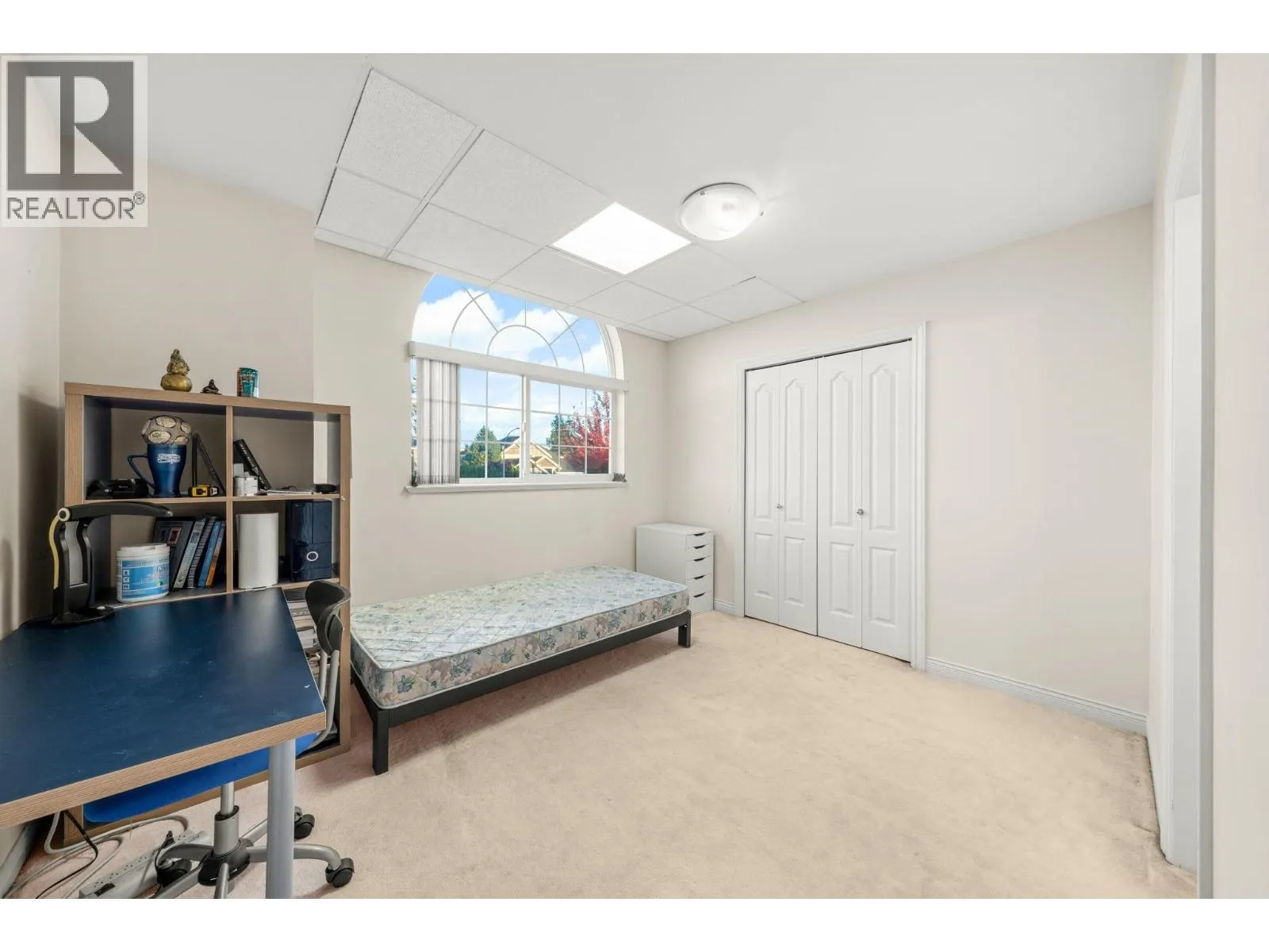 11851 RAILWAY AVENUE