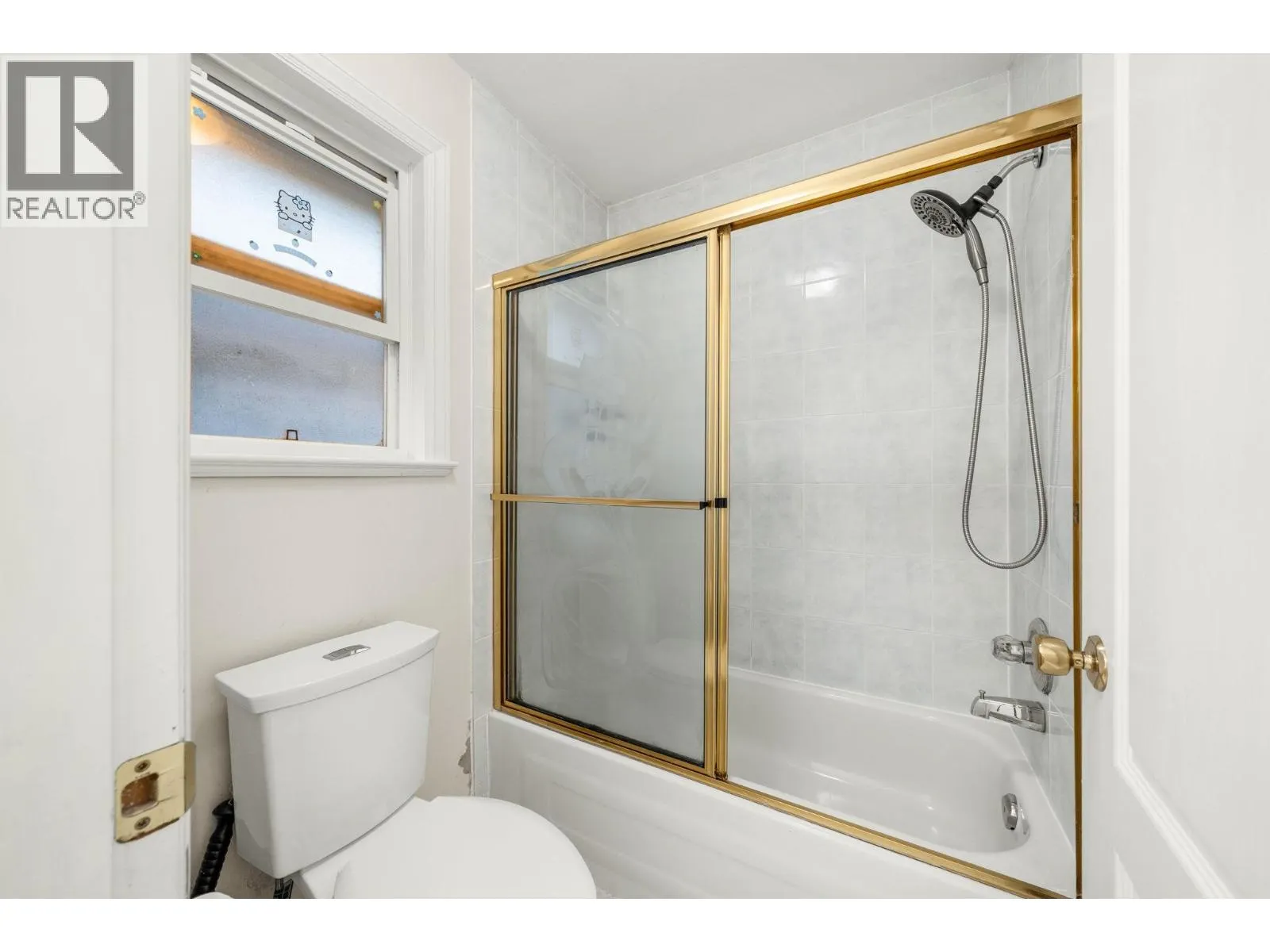 11851 RAILWAY AVENUE