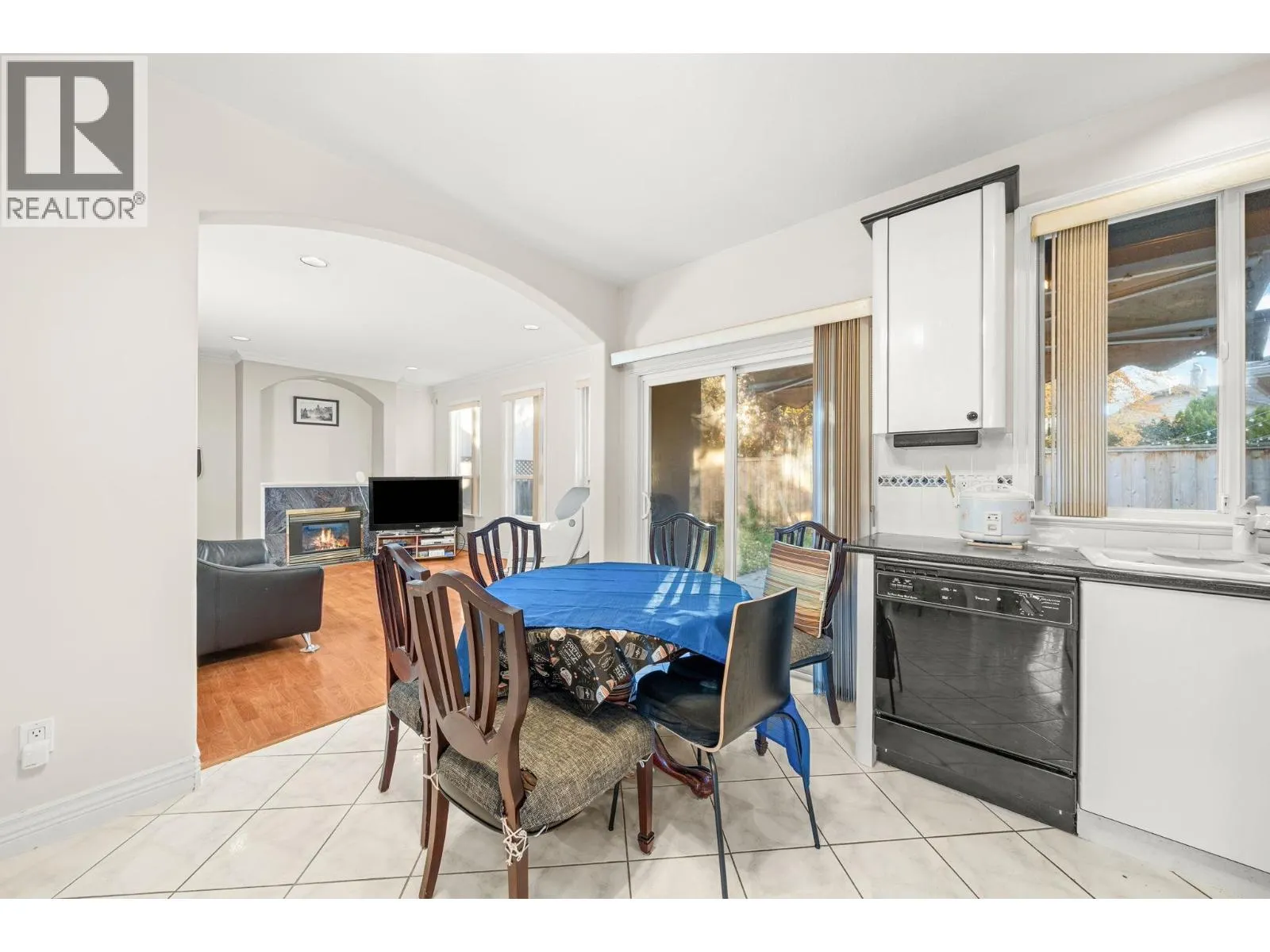 11851 RAILWAY AVENUE