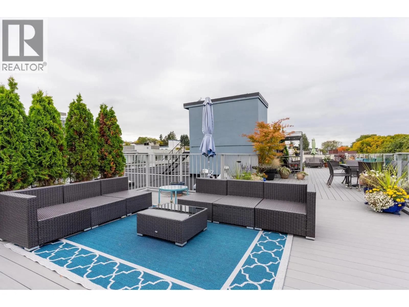 305 2430 POINT GREY ROAD