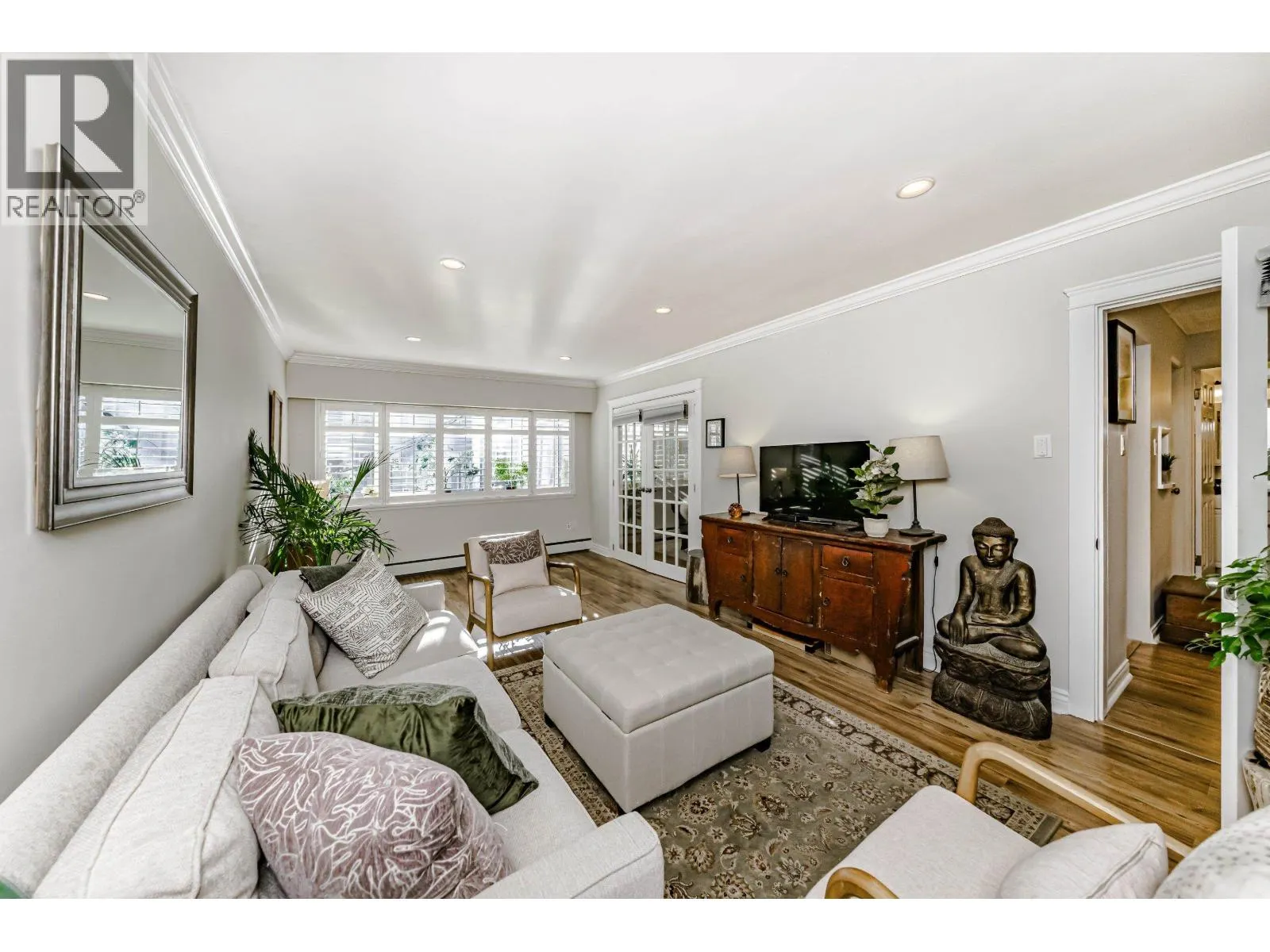 305 2430 POINT GREY ROAD