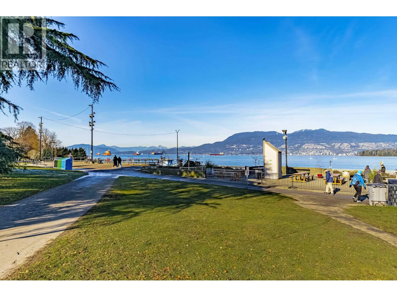 305 2430 POINT GREY ROAD