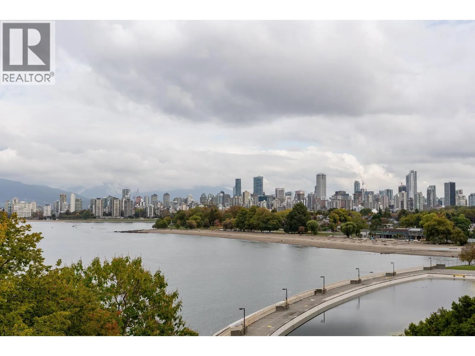 305 2430 POINT GREY ROAD