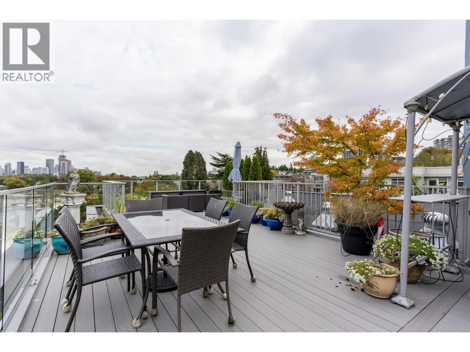 305 2430 POINT GREY ROAD