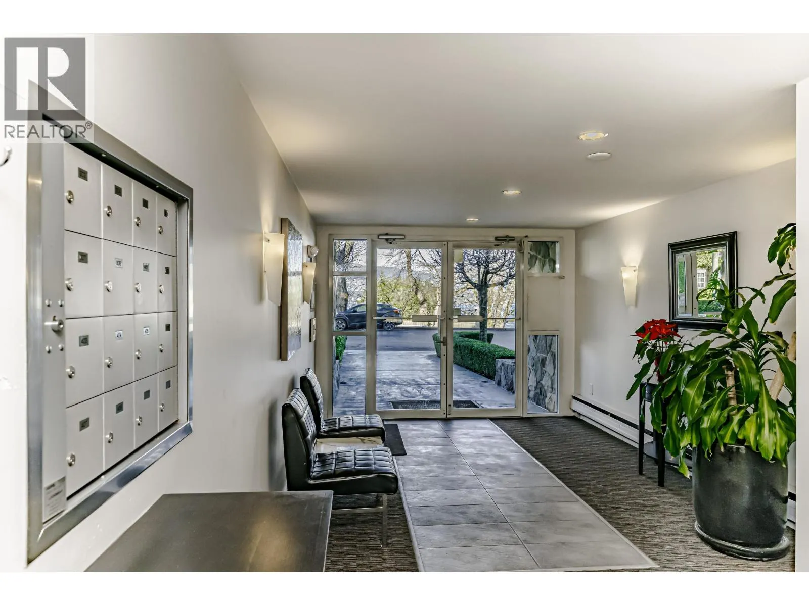 305 2430 POINT GREY ROAD