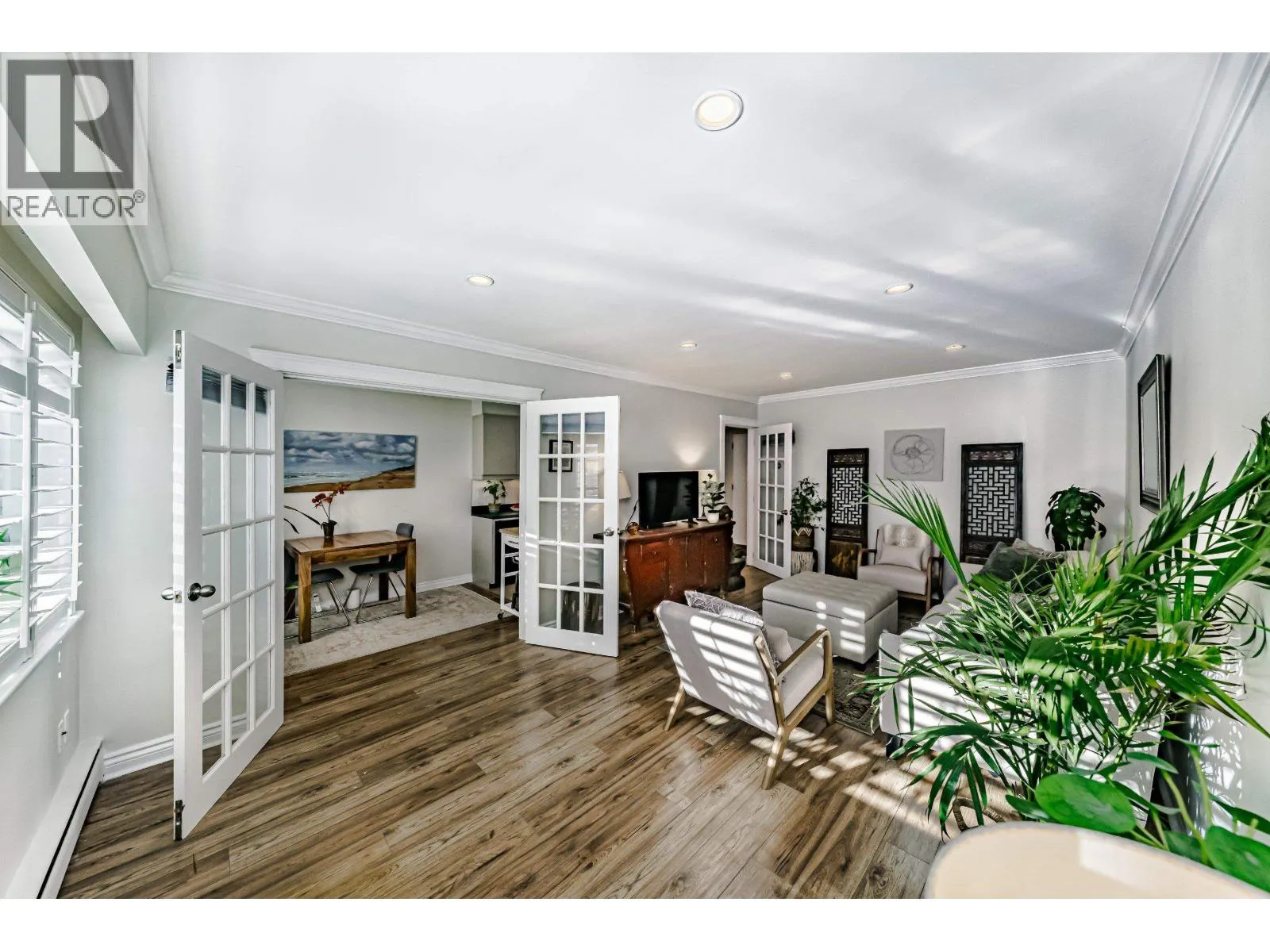 305 2430 POINT GREY ROAD