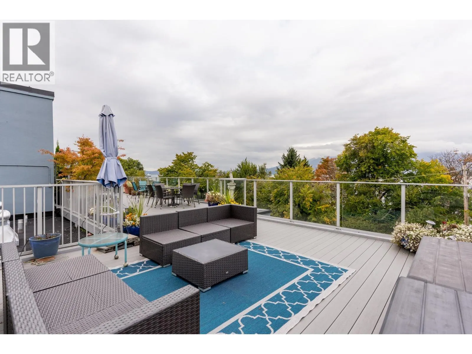 305 2430 POINT GREY ROAD