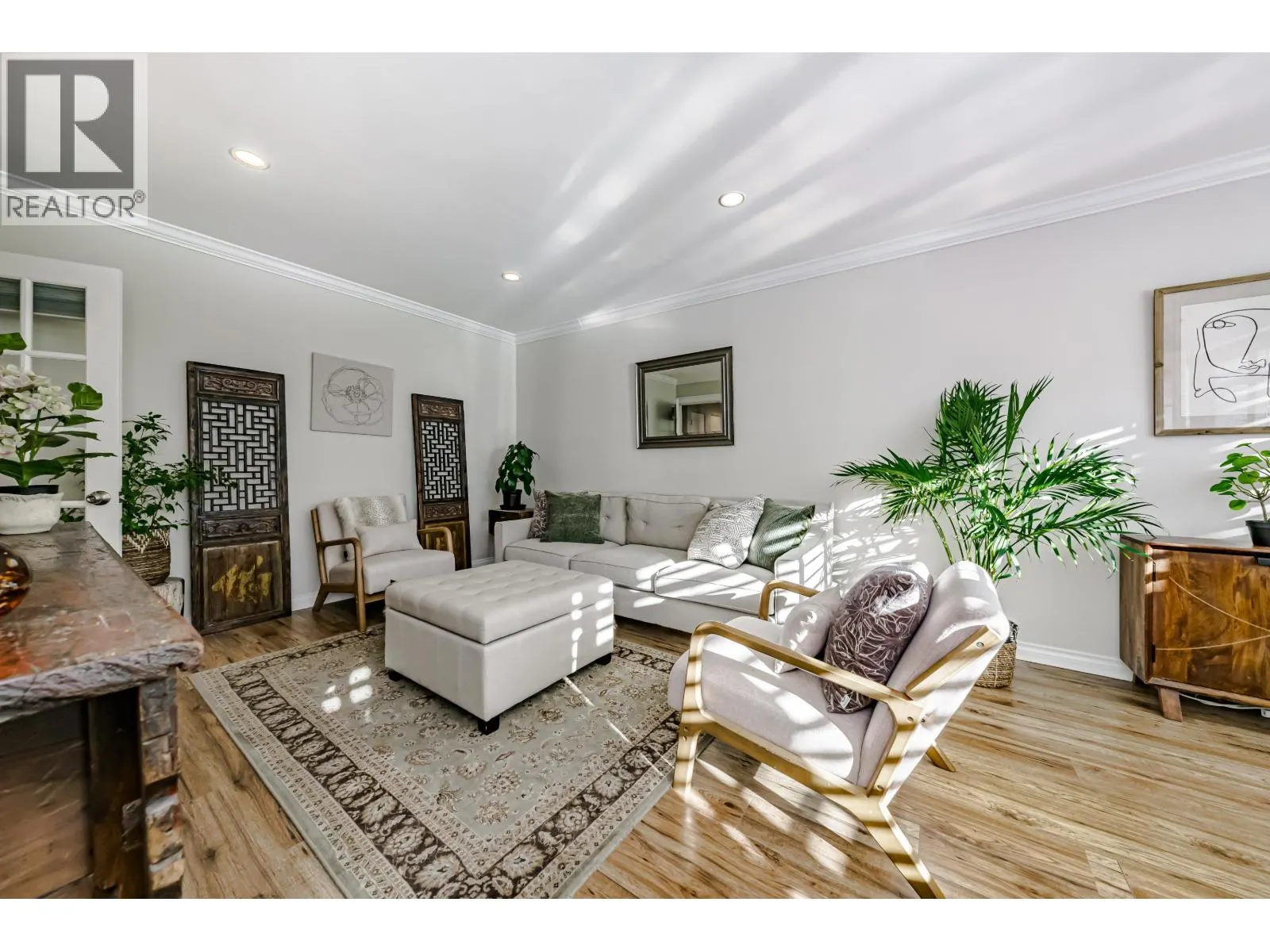 305 2430 POINT GREY ROAD