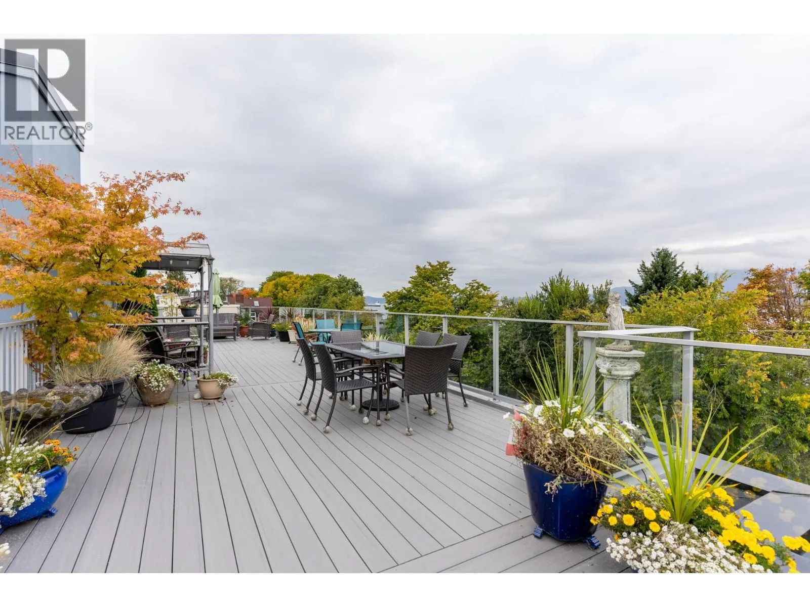 305 2430 POINT GREY ROAD