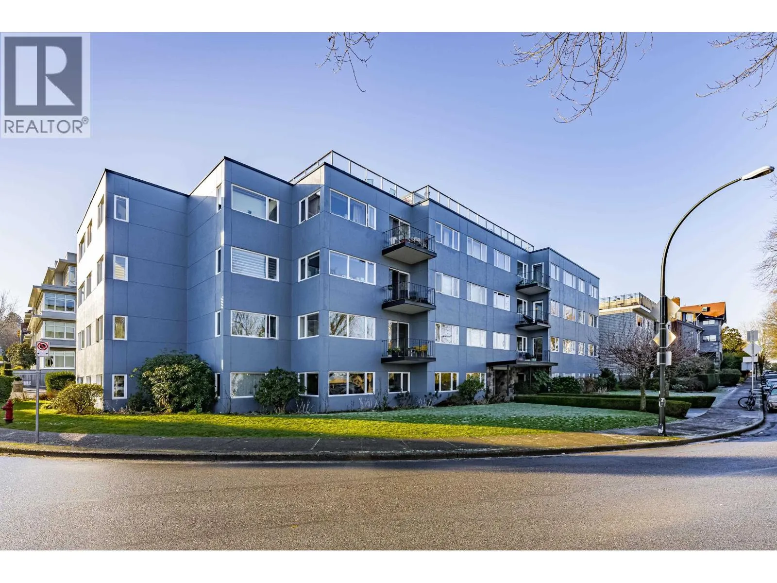 305 2430 POINT GREY ROAD