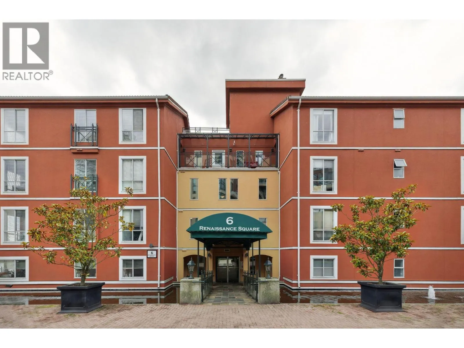 104 6 RENAISSANCE SQUARE