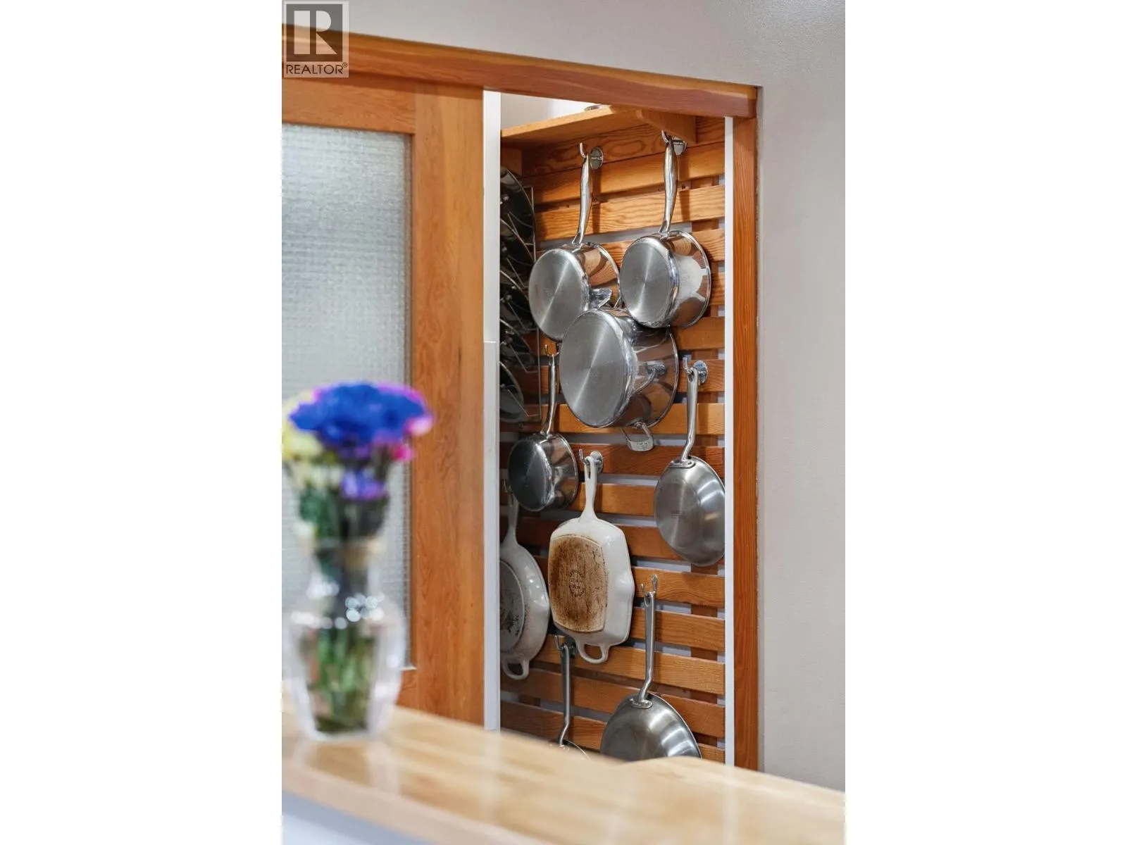 104 6 RENAISSANCE SQUARE