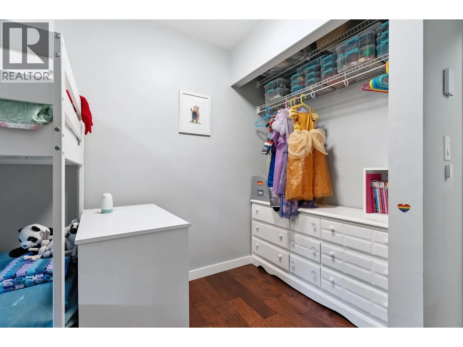 104 6 RENAISSANCE SQUARE