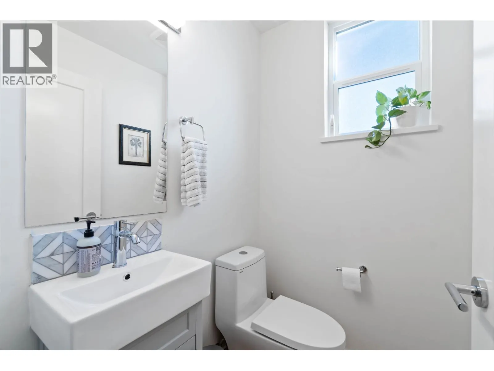 125 1225 MITCHELL STREET