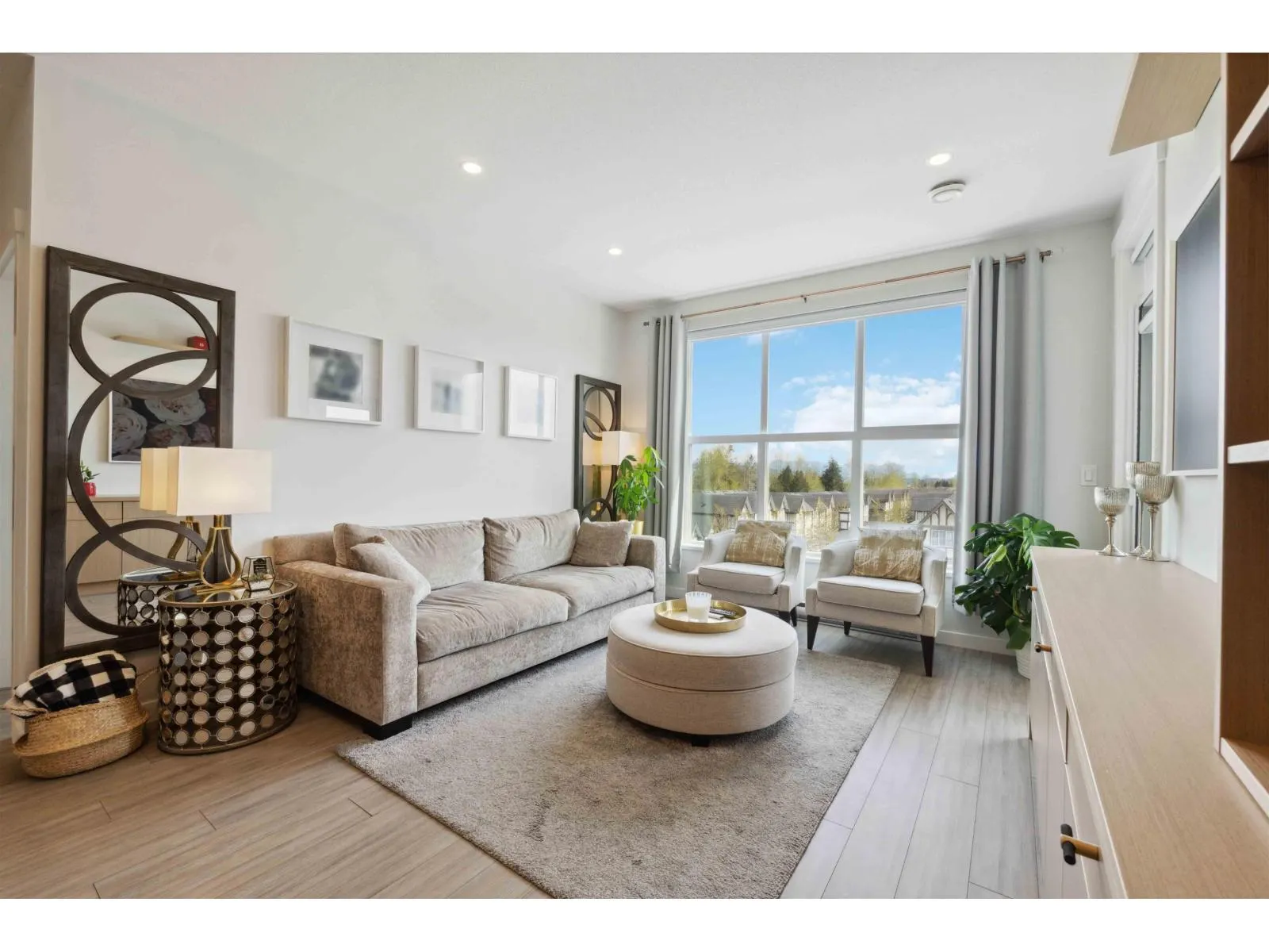 C520 8150 207 STREET