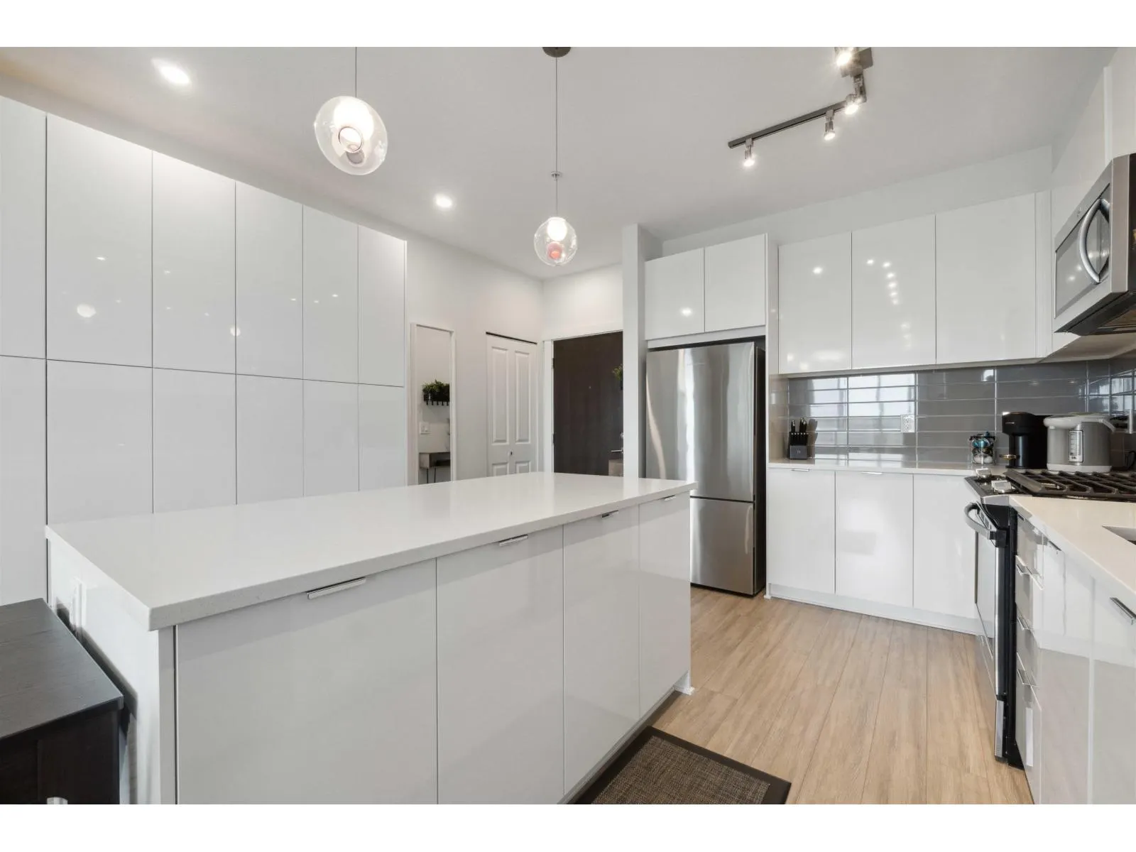 C520 8150 207 STREET