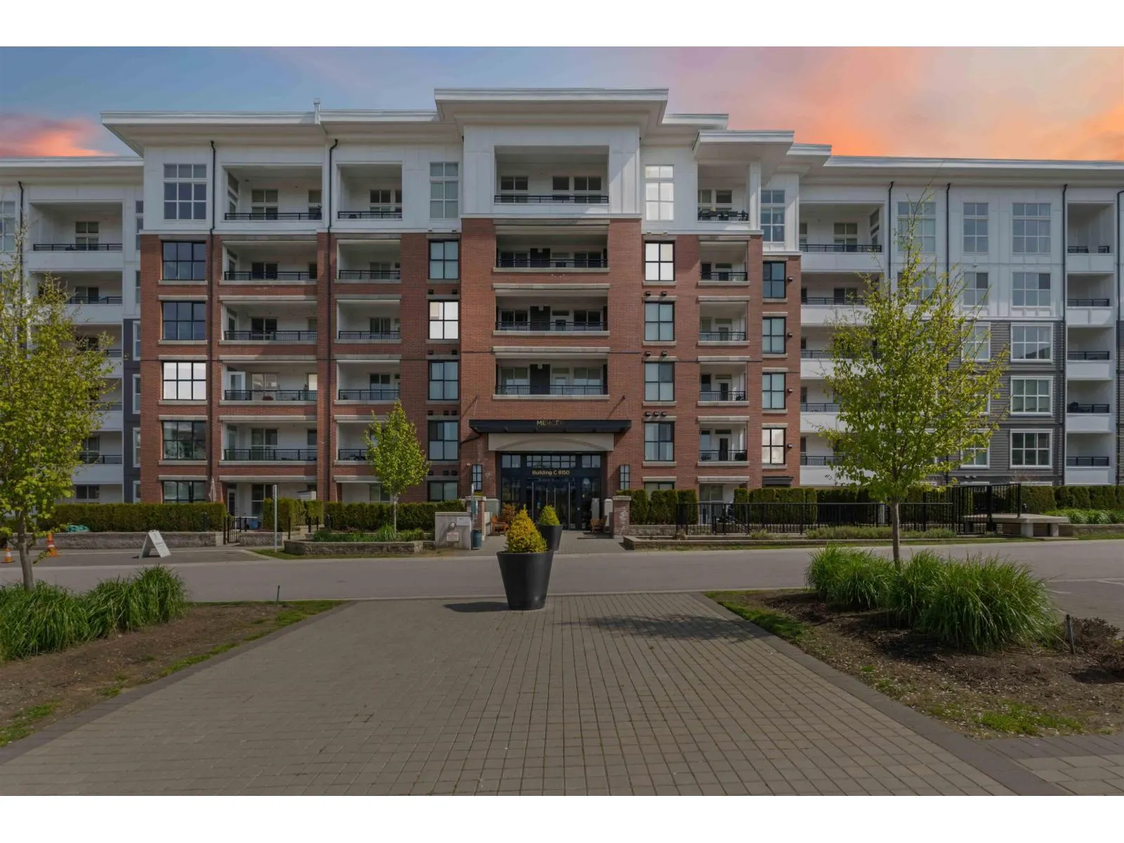 C520 8150 207 STREET