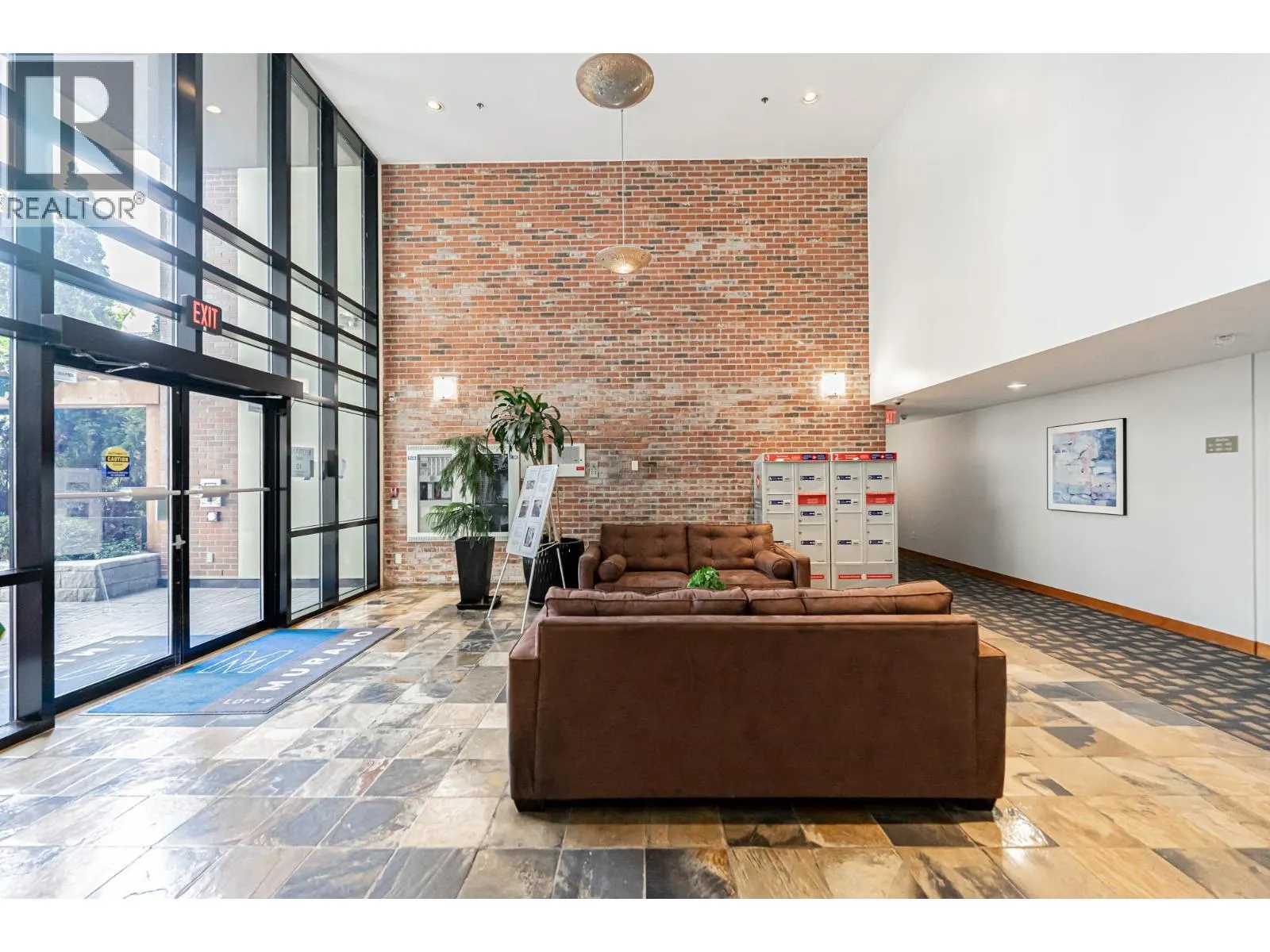 412 10 RENAISSANCE SQUARE