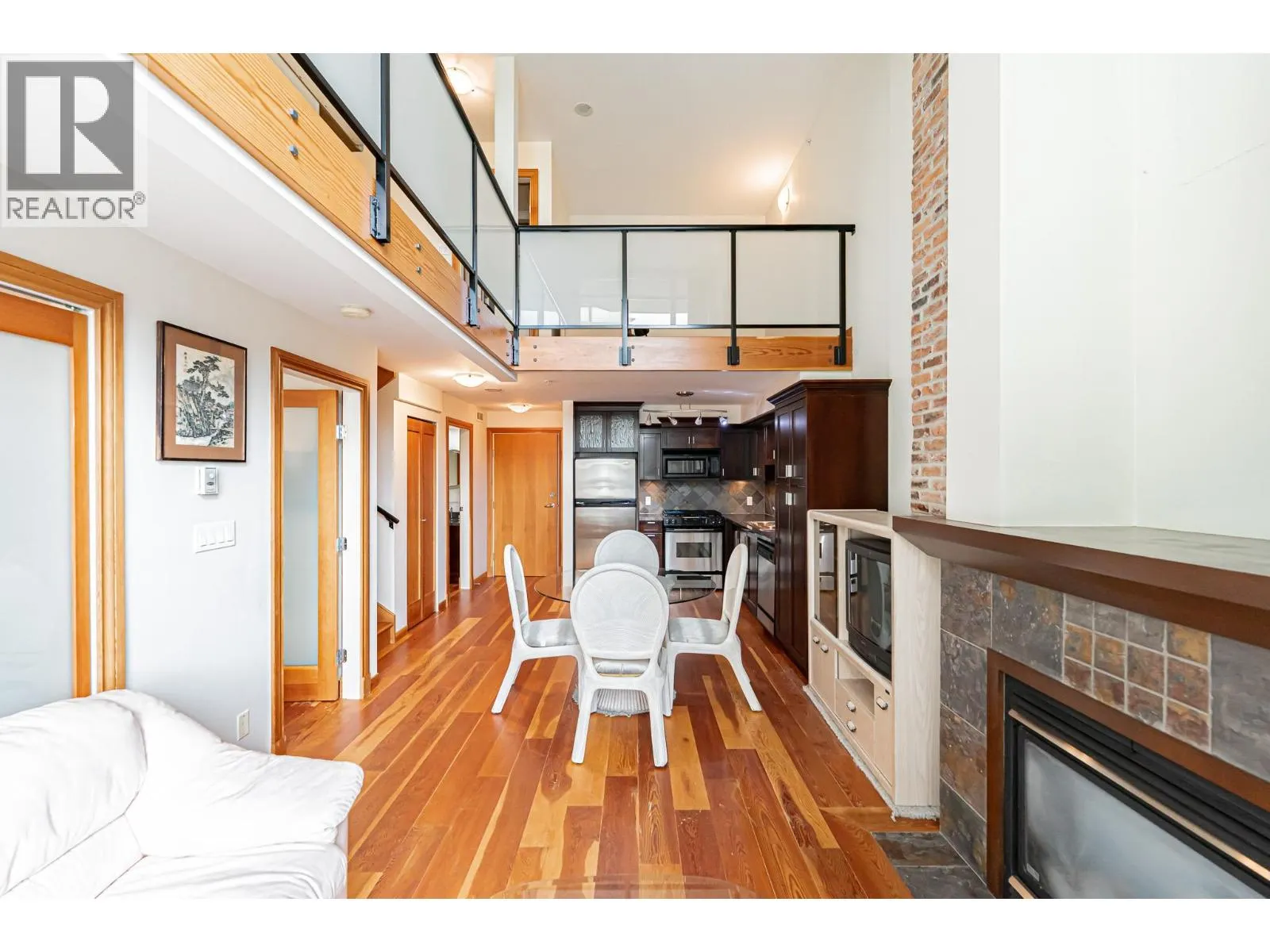 412 10 RENAISSANCE SQUARE