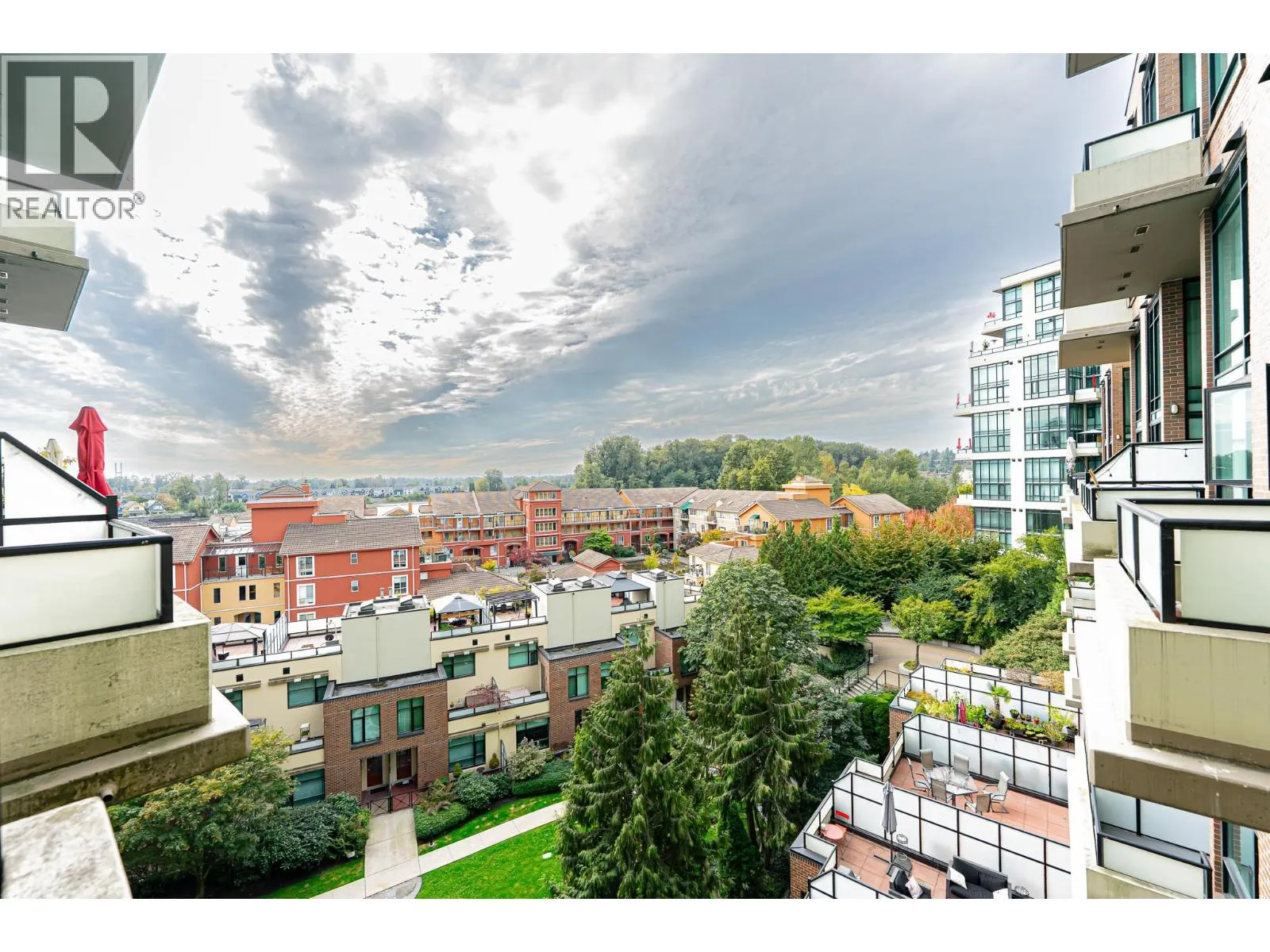 412 10 RENAISSANCE SQUARE