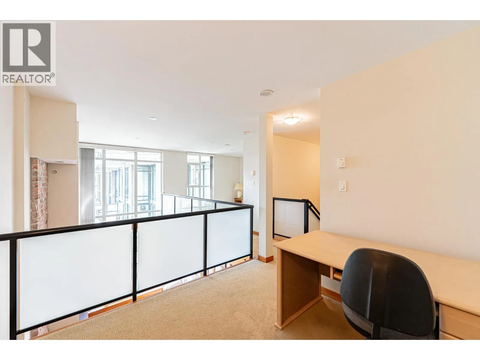 412 10 RENAISSANCE SQUARE