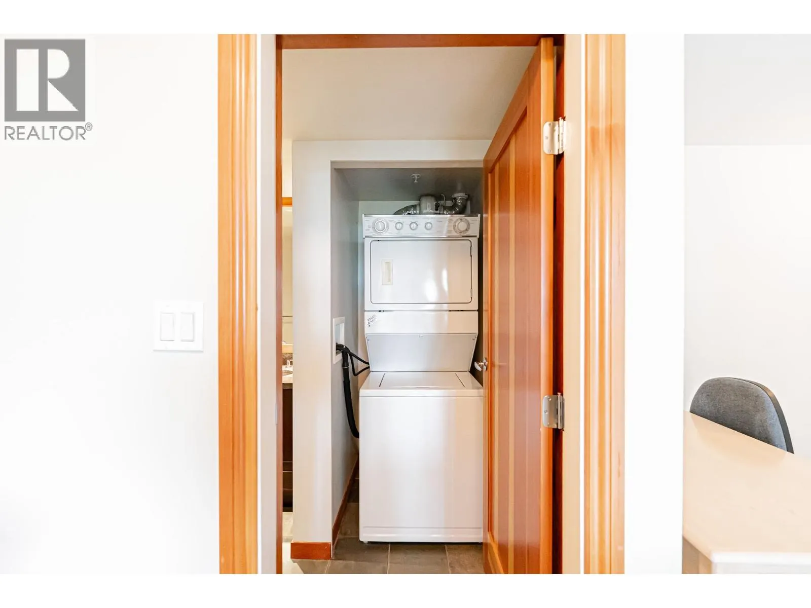 412 10 RENAISSANCE SQUARE