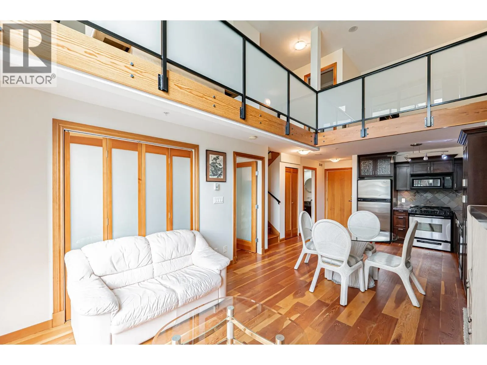 412 10 RENAISSANCE SQUARE