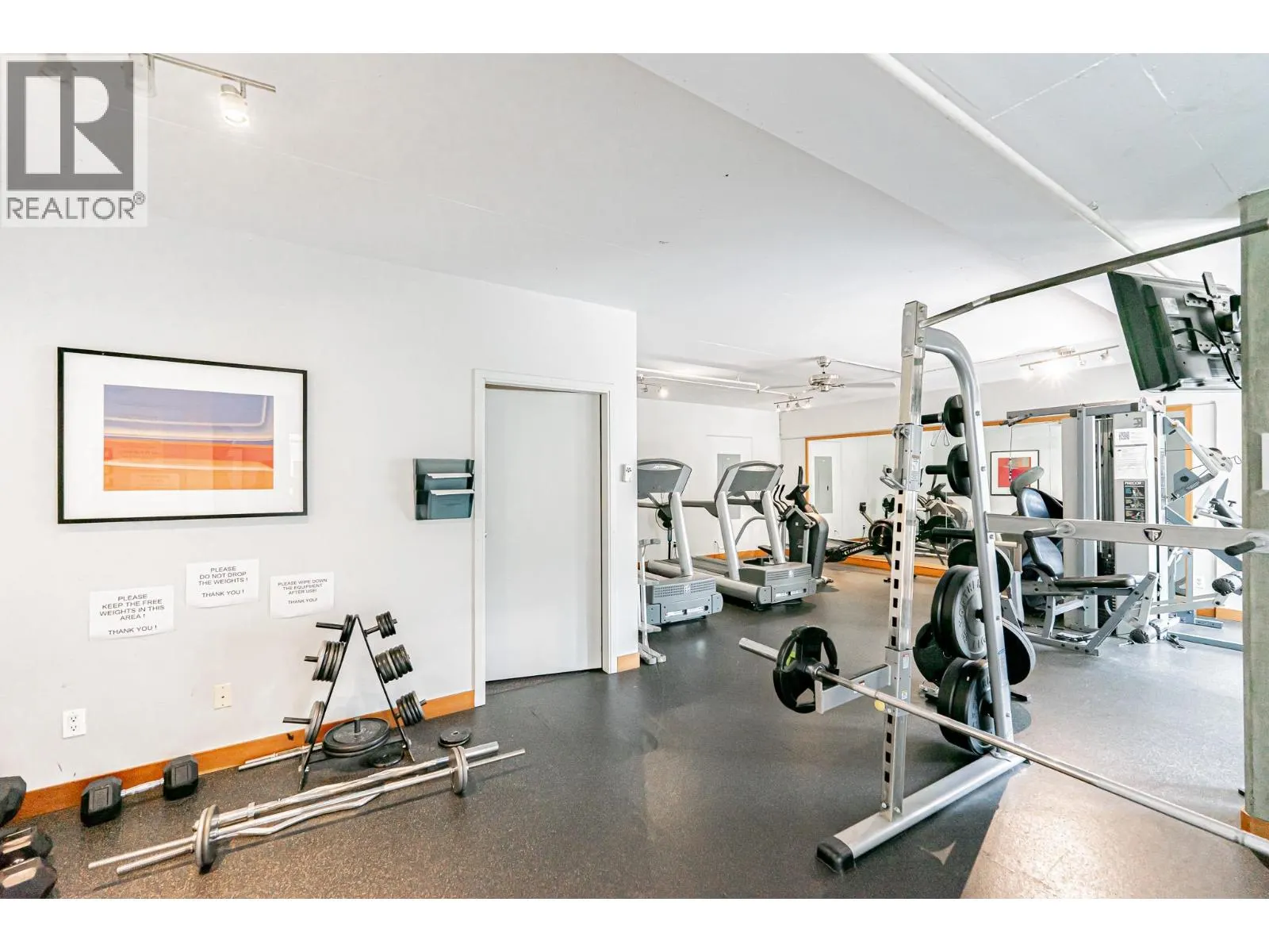 412 10 RENAISSANCE SQUARE