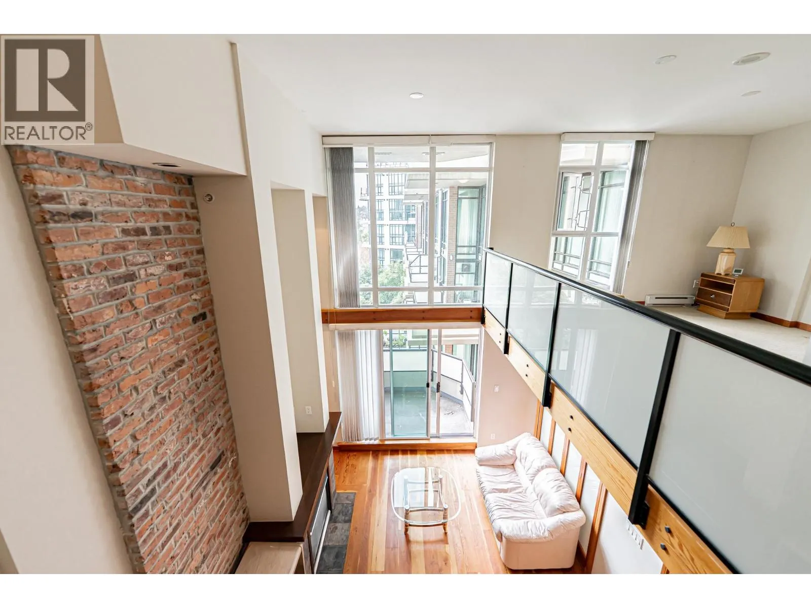 412 10 RENAISSANCE SQUARE