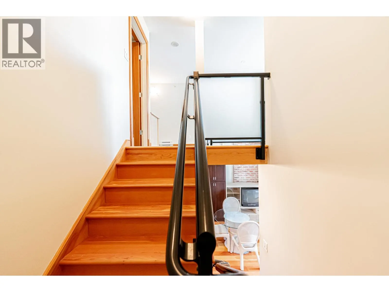 412 10 RENAISSANCE SQUARE