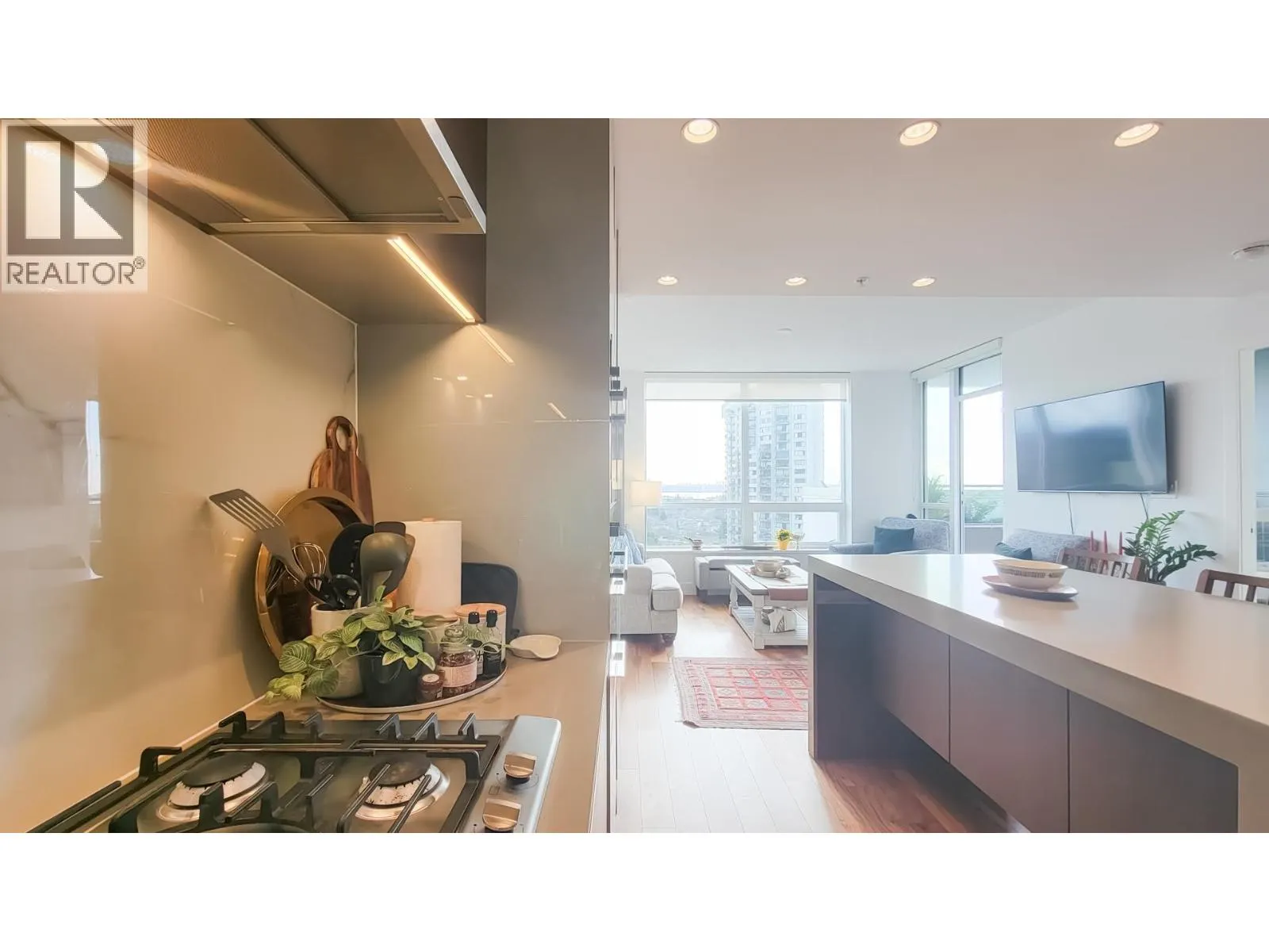 1302 1632 LIONS GATE LANE