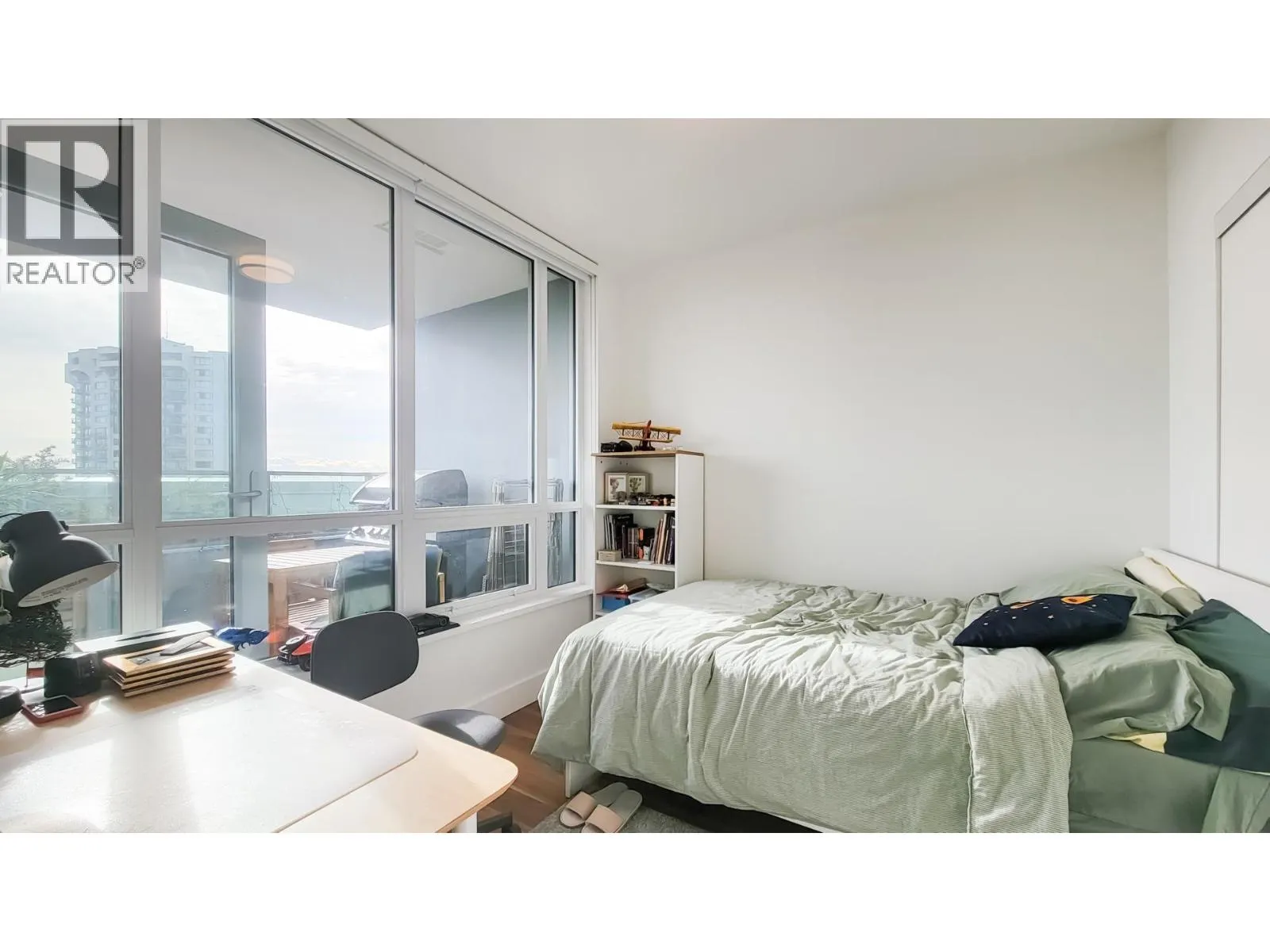 1302 1632 LIONS GATE LANE