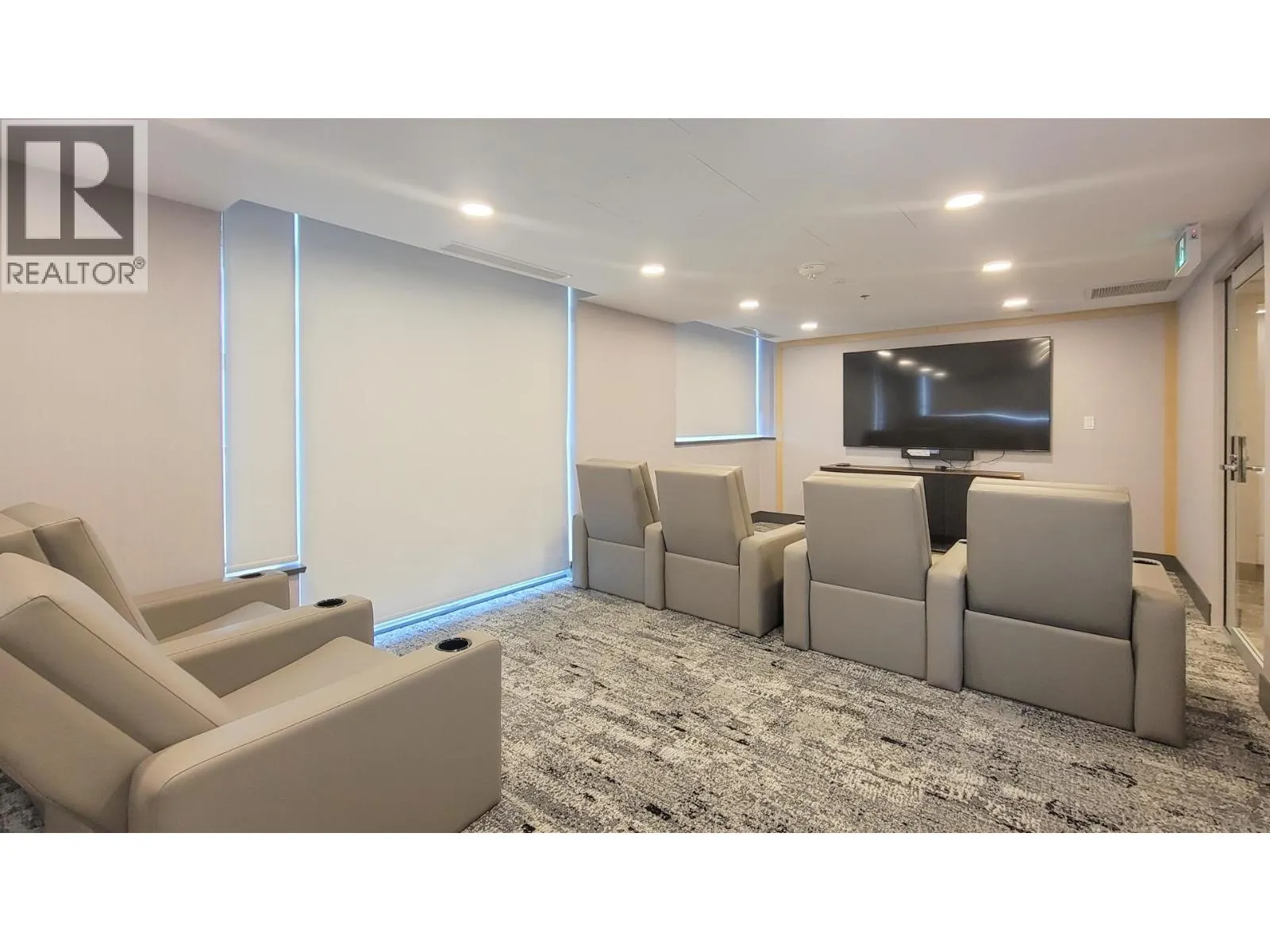 1302 1632 LIONS GATE LANE