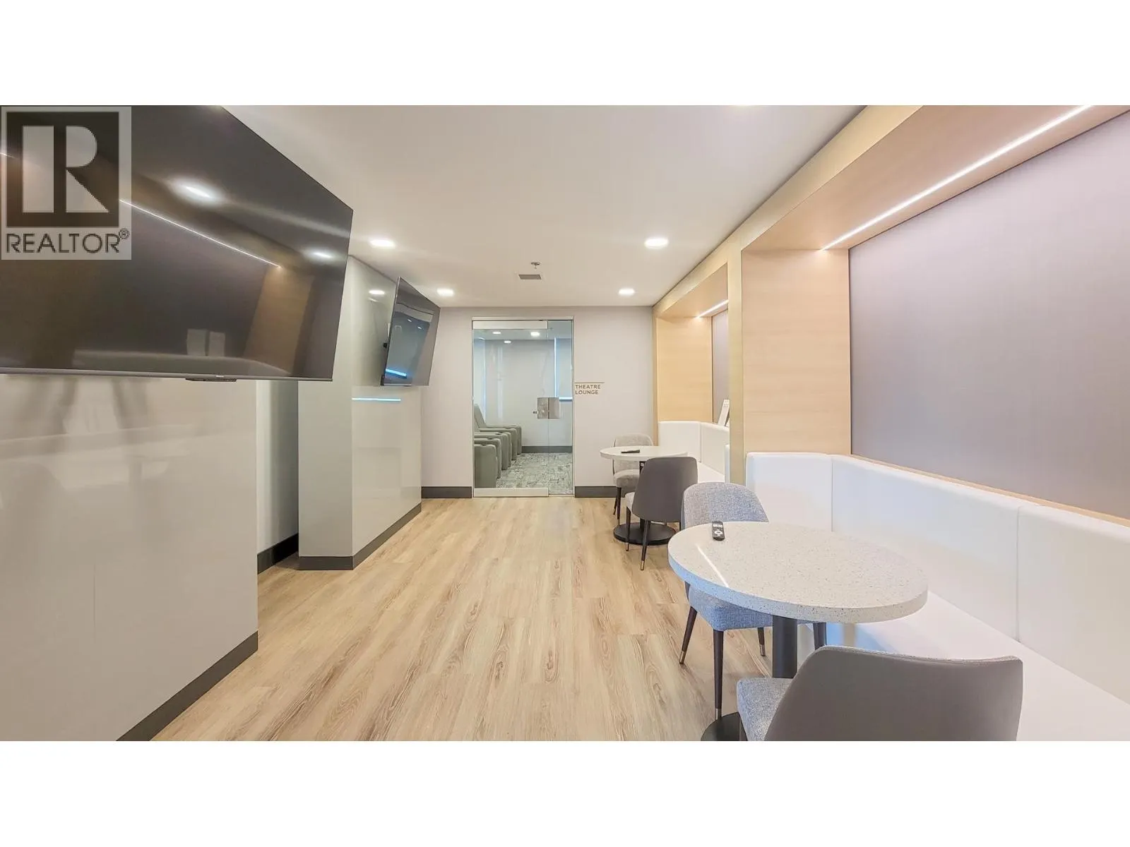 1302 1632 LIONS GATE LANE