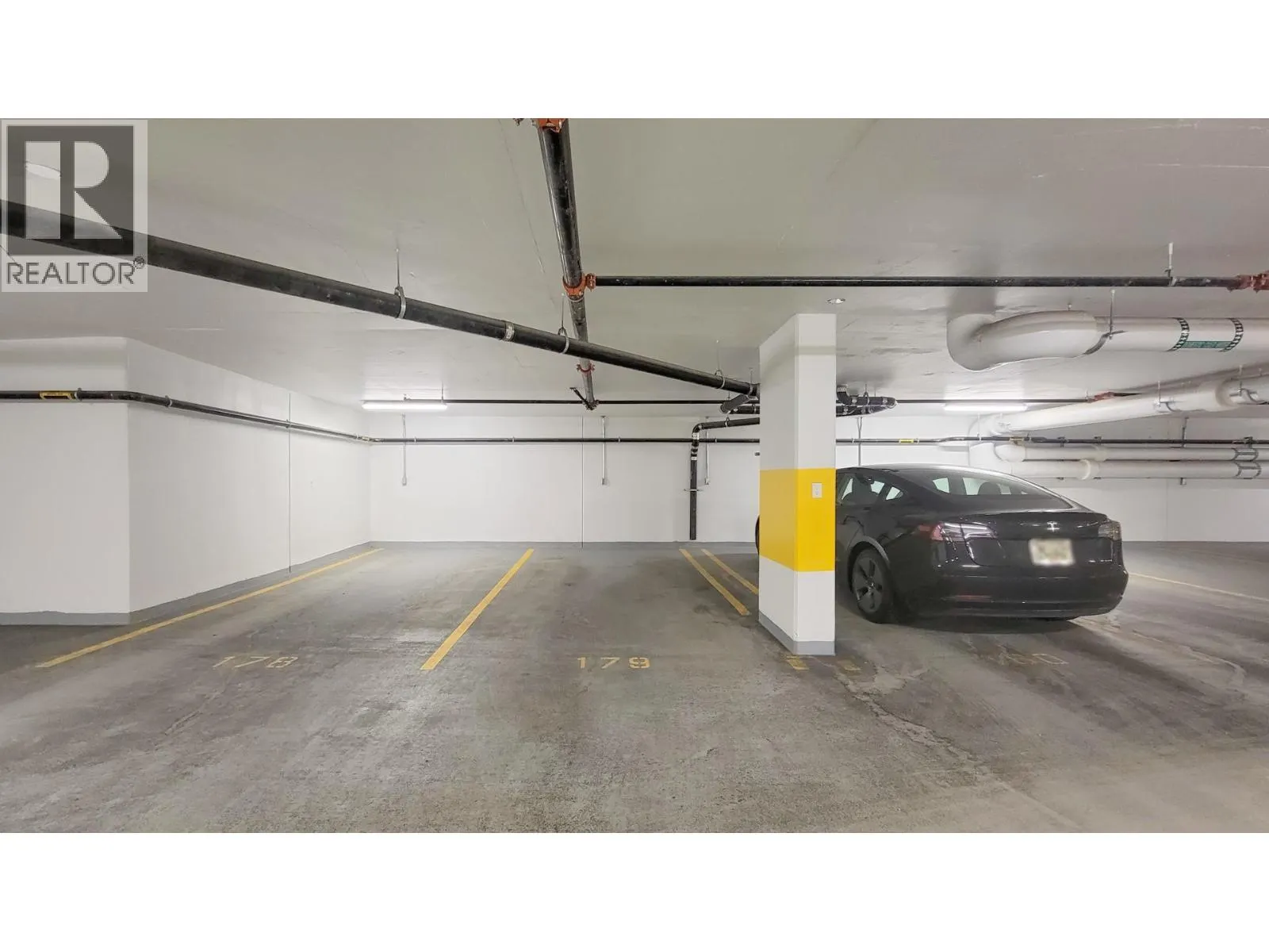 1302 1632 LIONS GATE LANE