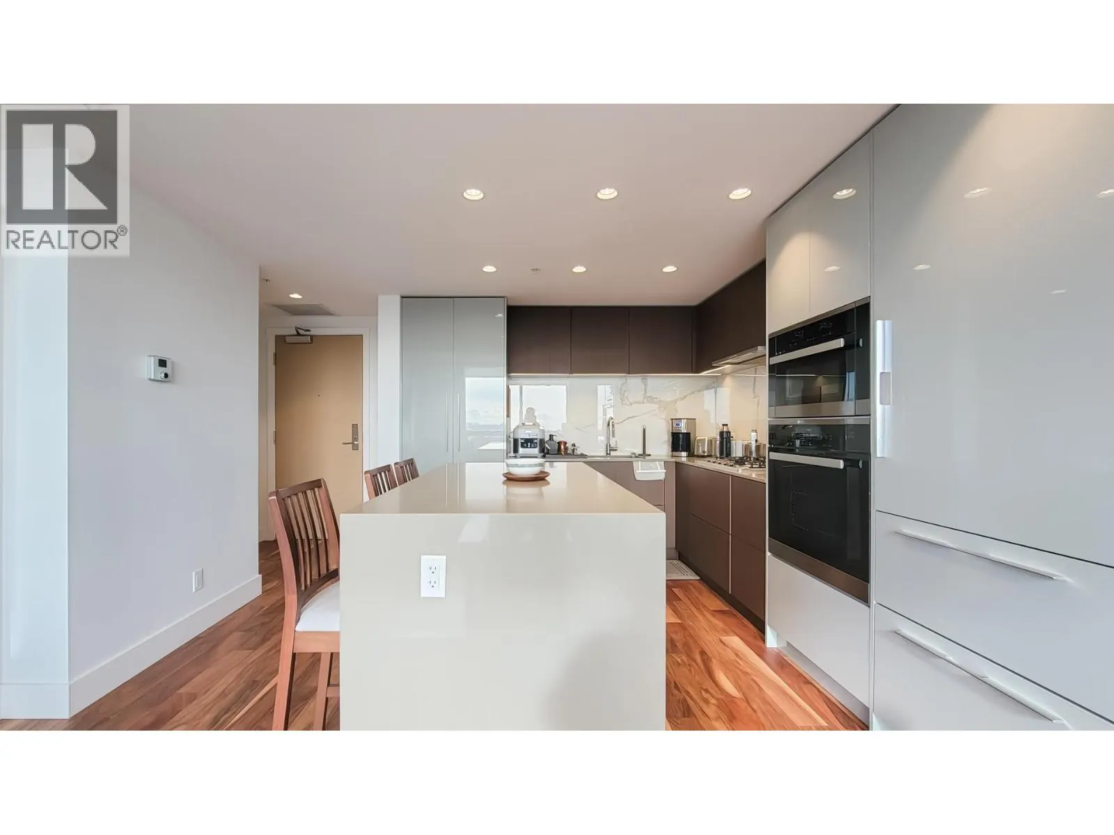 1302 1632 LIONS GATE LANE