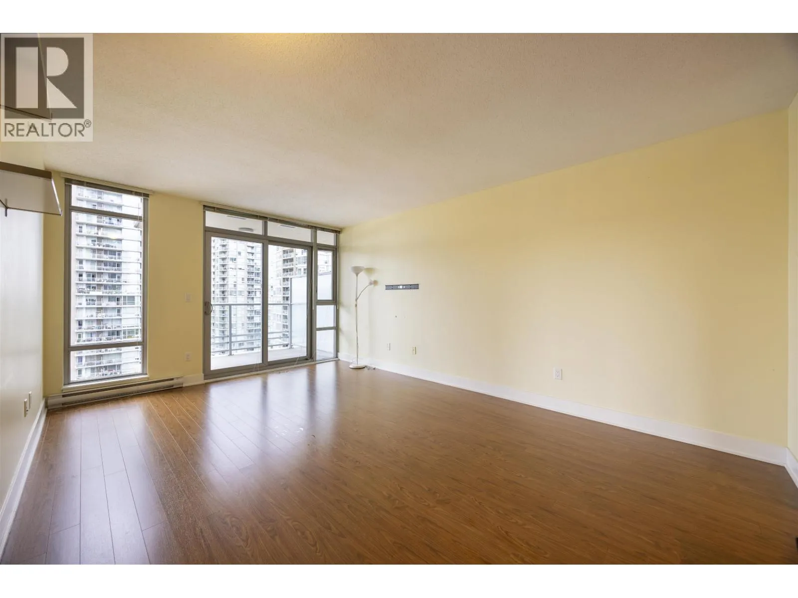 2002 1155 THE HIGH STREET