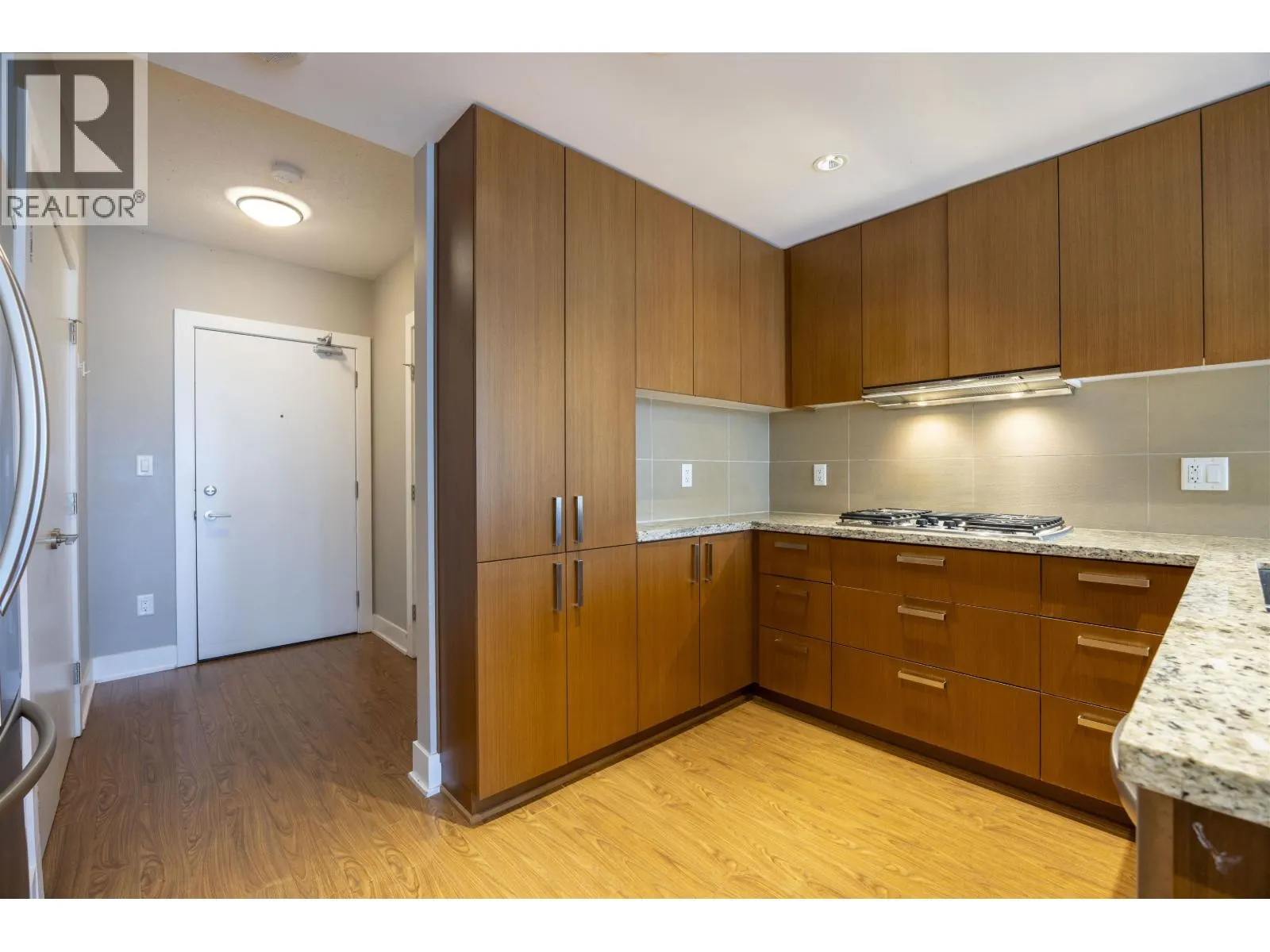 2002 1155 THE HIGH STREET