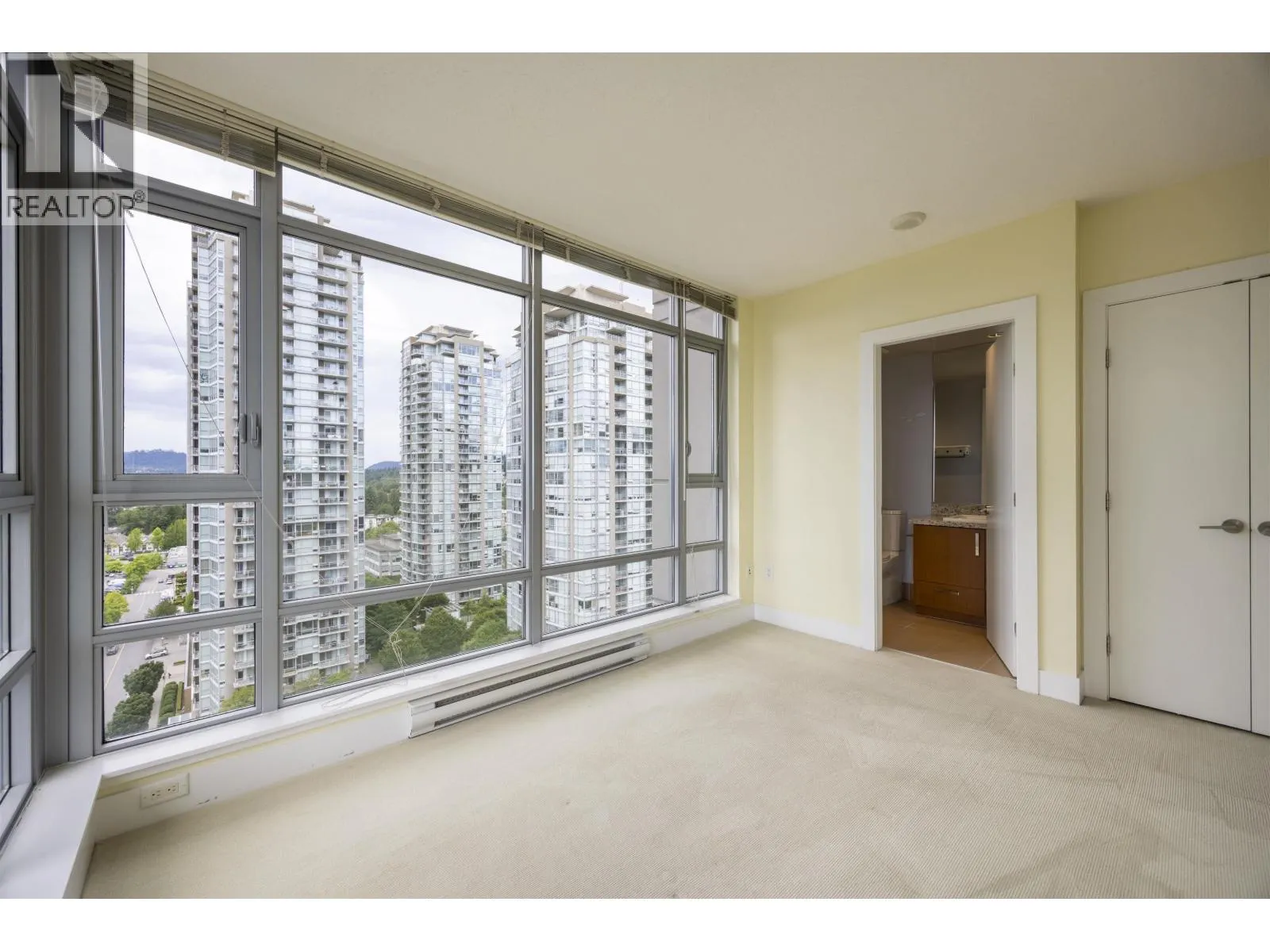 2002 1155 THE HIGH STREET