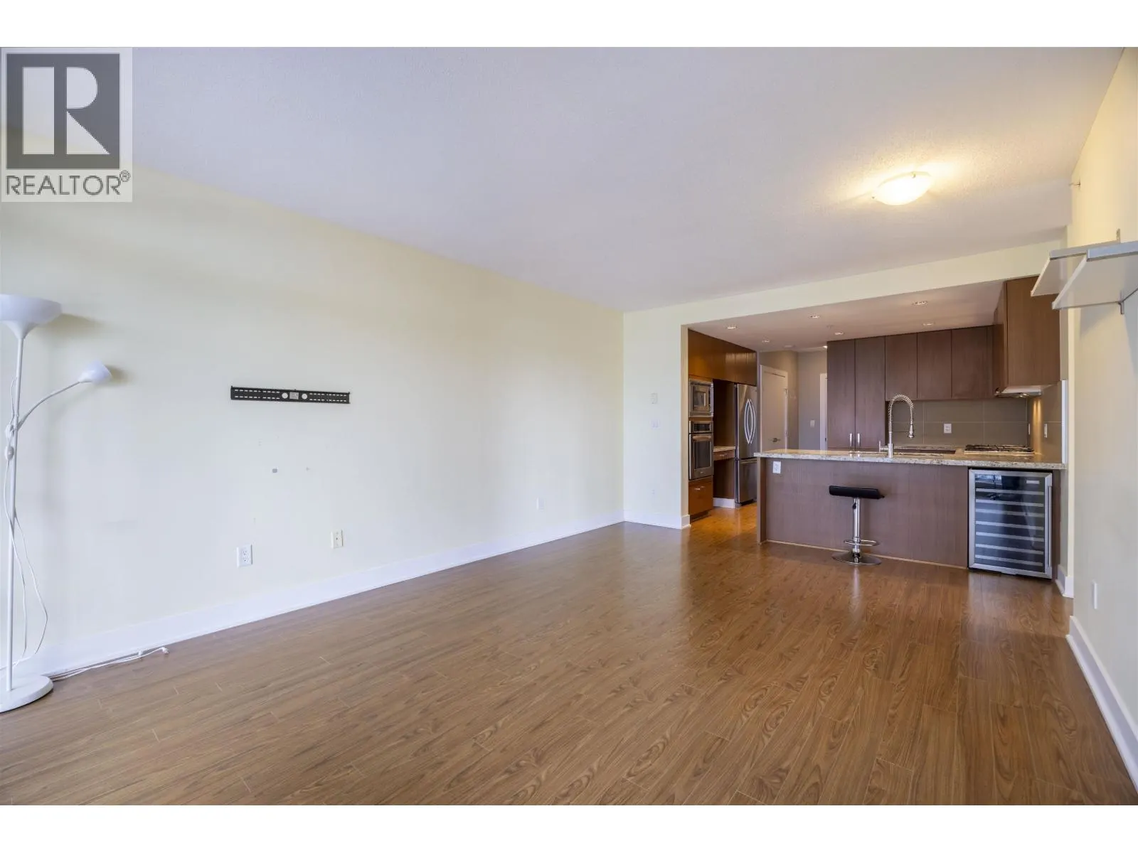 2002 1155 THE HIGH STREET