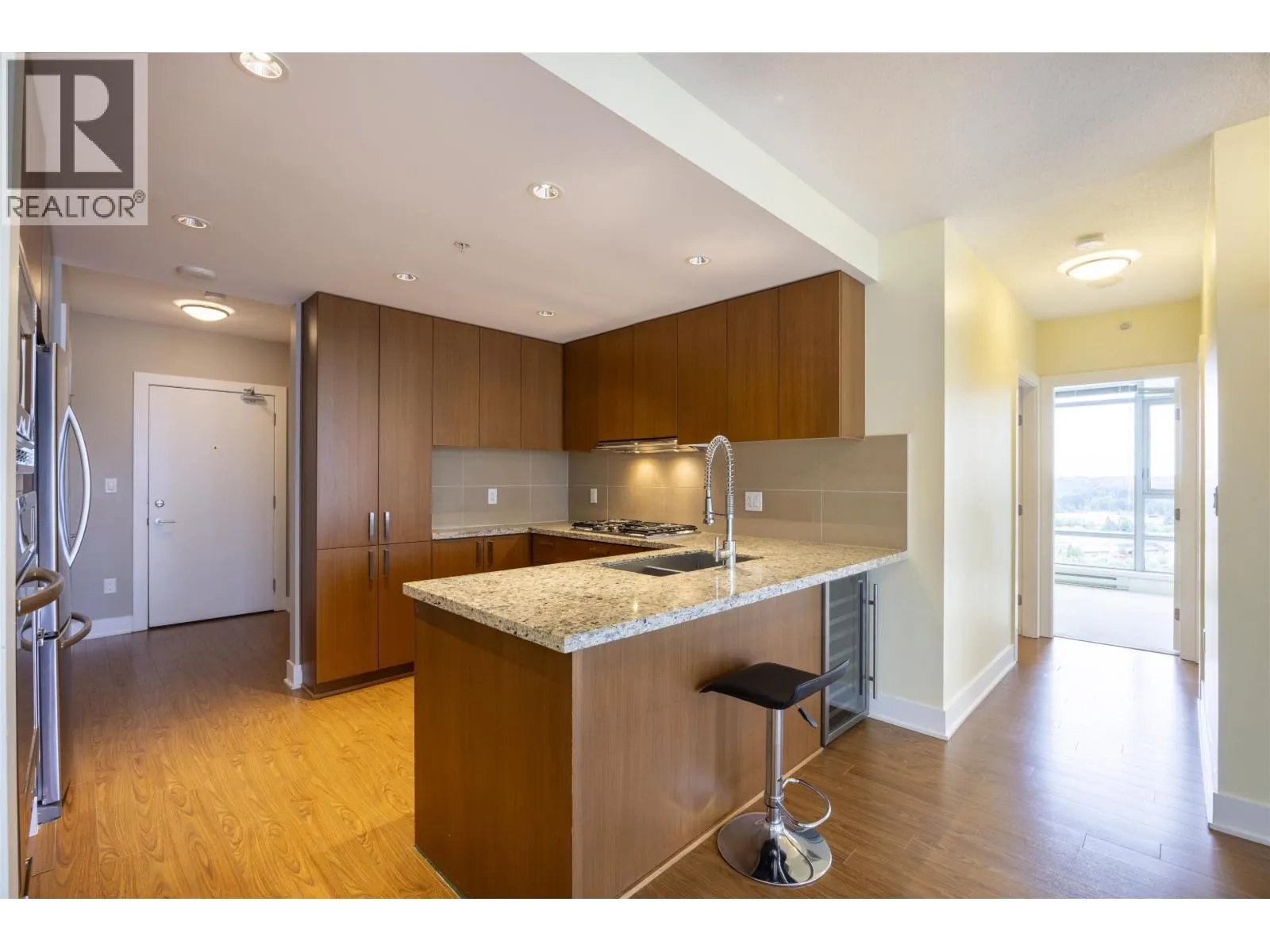 2002 1155 THE HIGH STREET